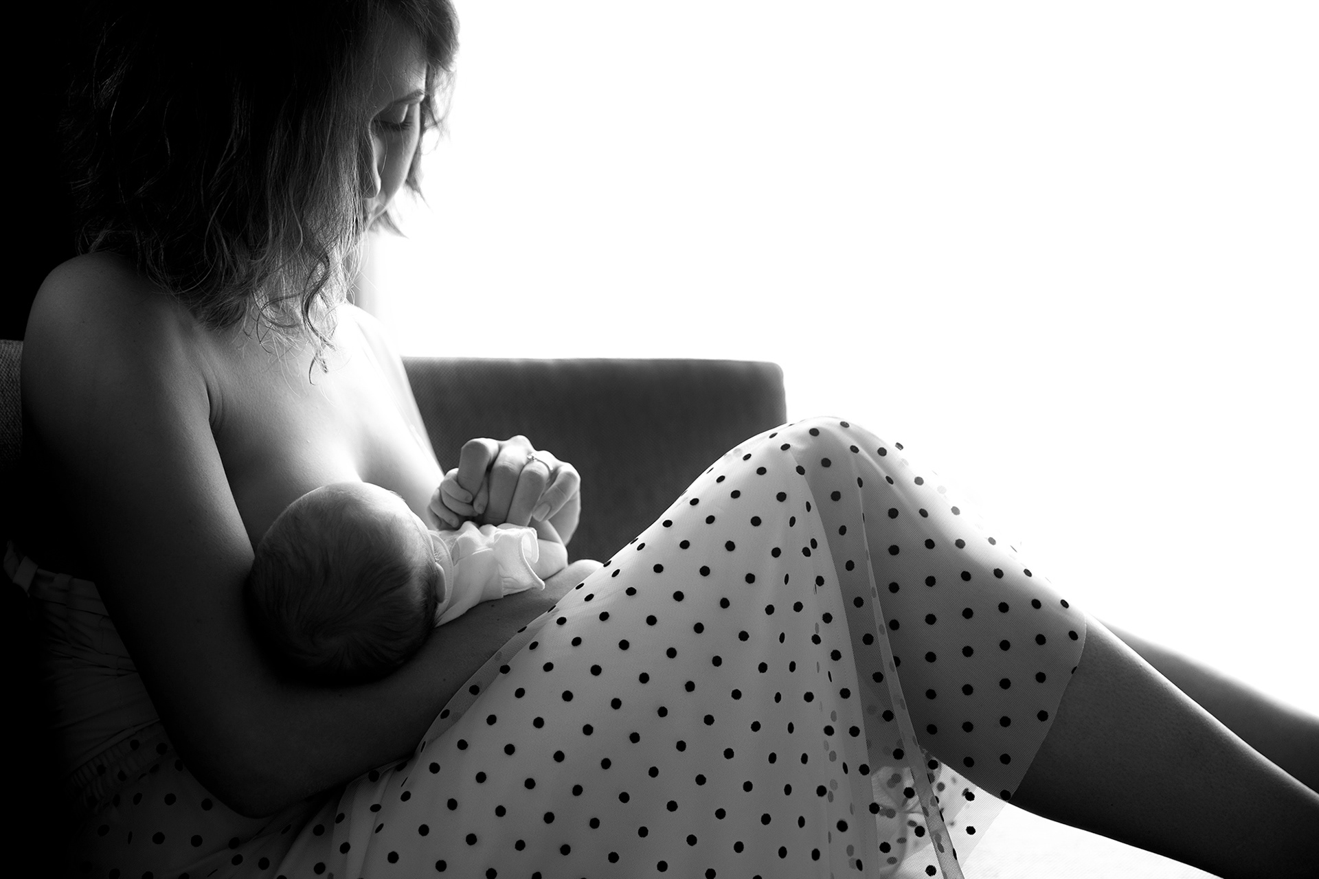 Photographer Newborn and Maternity Pregnancy Family in Bangkok ,Photo shoot Natural light Location Bangkok,Thailand. Photographer by Mansri Monkaew.