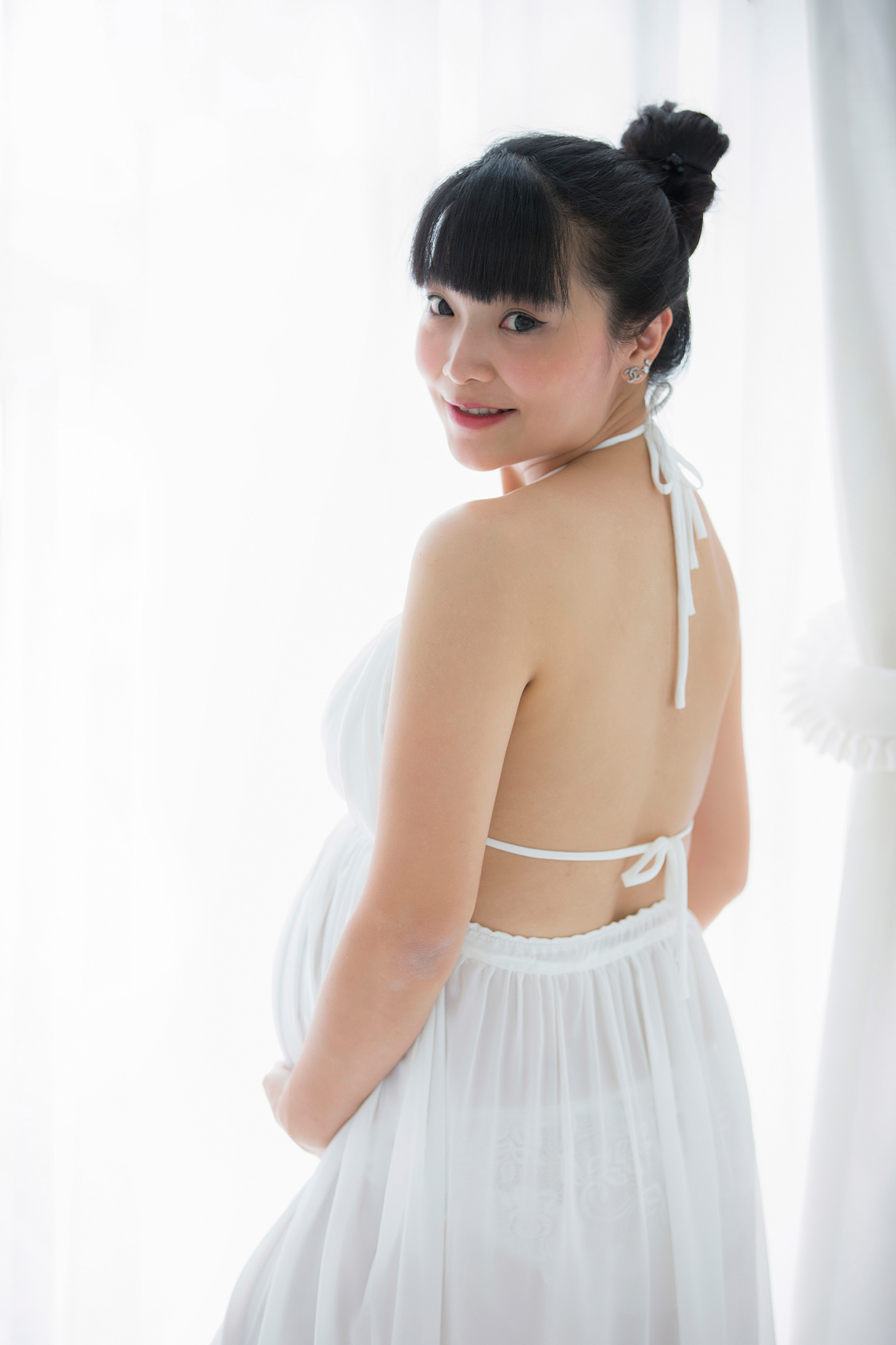 Photographer Newborn and Maternity Pregnancy in Bangkok ,Capture the feeling Photo shoot Natural light Location Bangkok,Thailand. Photographer by Mansri Monkaew