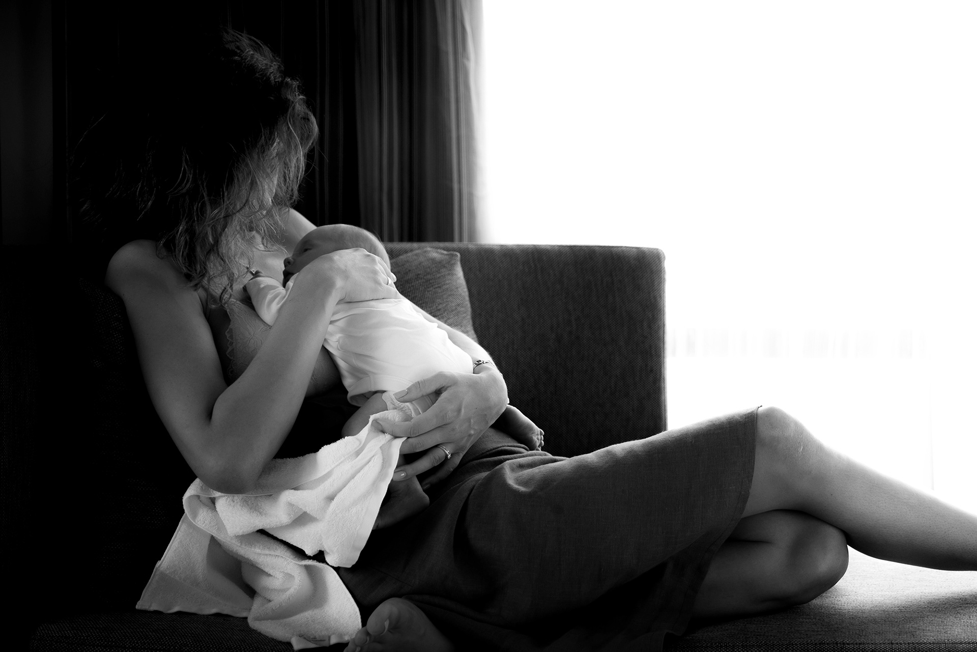Photographer Newborn and Maternity Pregnancy Family in Bangkok ,Photo shoot Natural light Location Bangkok,Thailand. Photographer by Mansri Monkaew.
