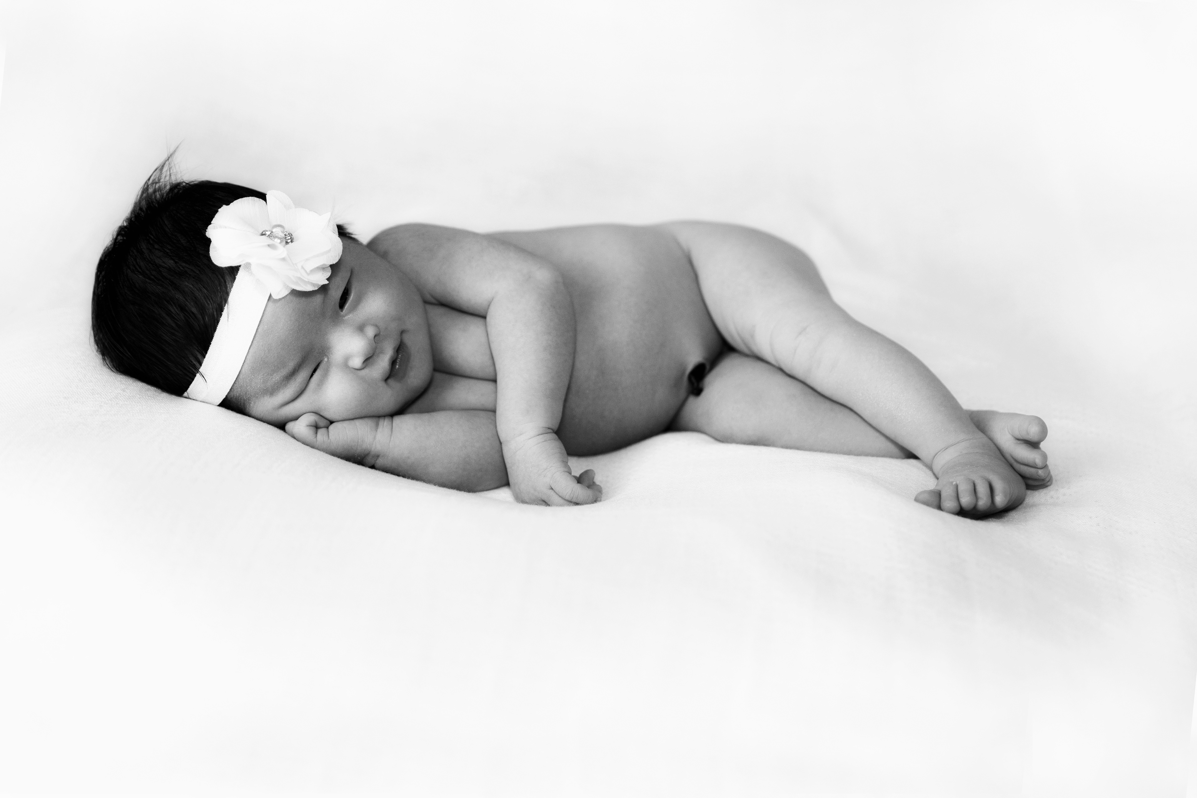 Photographer Newborn and Maternity Pregnancy in Bangkok ,Capture the feeling Photo shoot Natural light Photography Lifestyle Location Bangkok,Thailand. Photographer by Mansri Monkaew