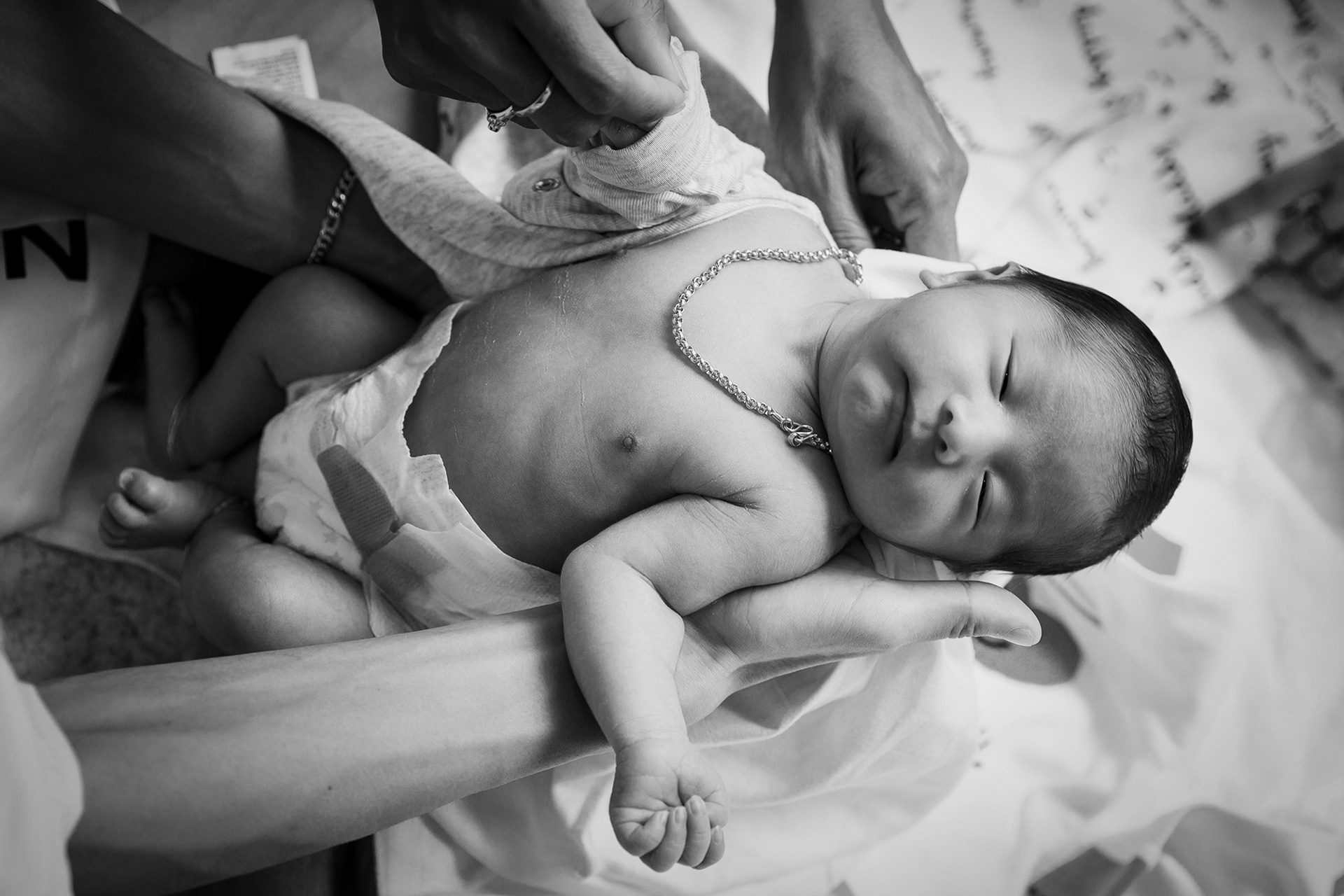 Photographer Newborn and Maternity Pregnancy Family in Bangkok ,Photo shoot Natural light Location Bangkok,Thailand. Photographer by Mansri Monkaew.