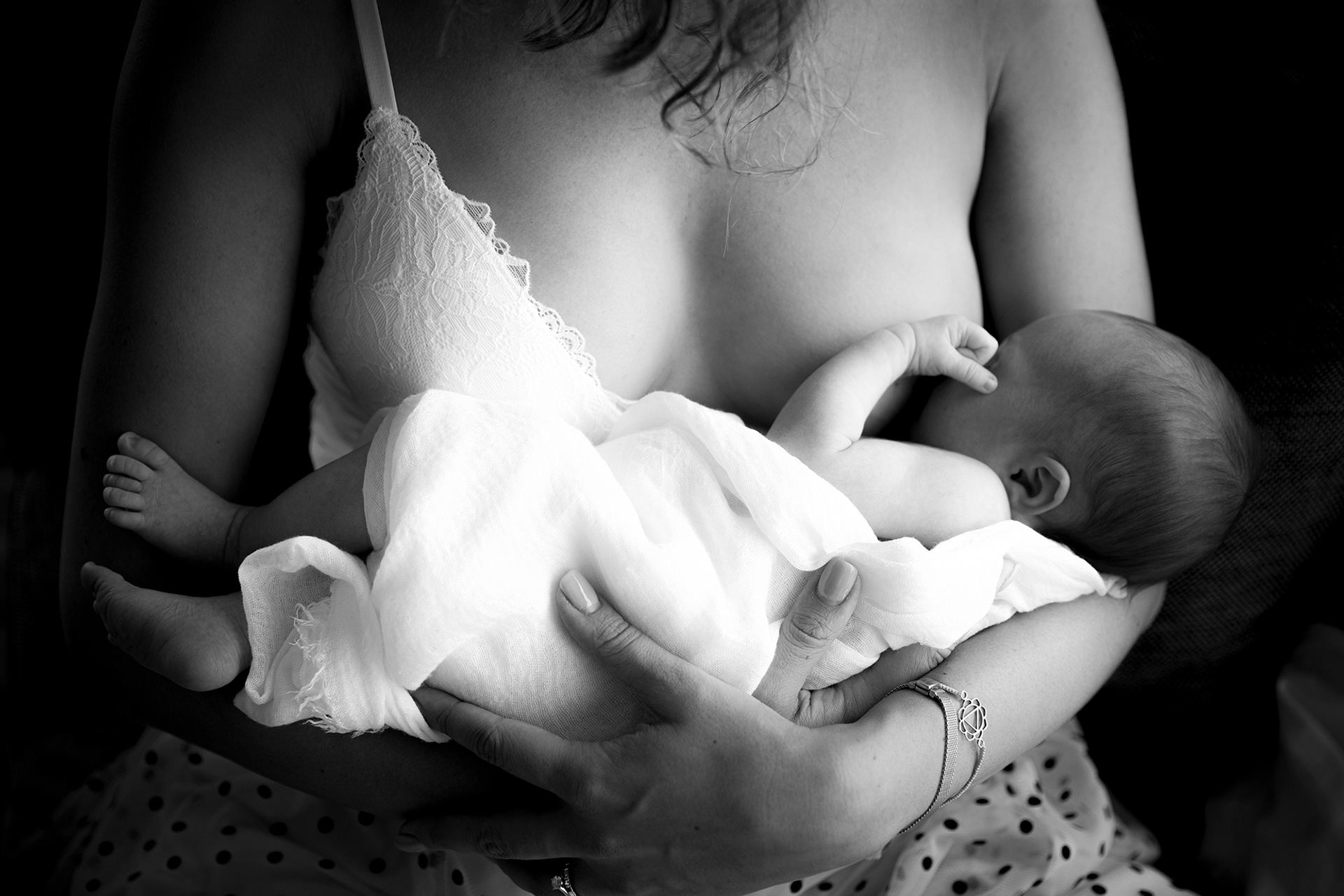 Photographer Newborn and Maternity Pregnancy in Bangkok ,Capture the feeling Photo shoot Natural light Photography Lifestyle Location Bangkok,Thailand. Photographer by Mansri Monkaew