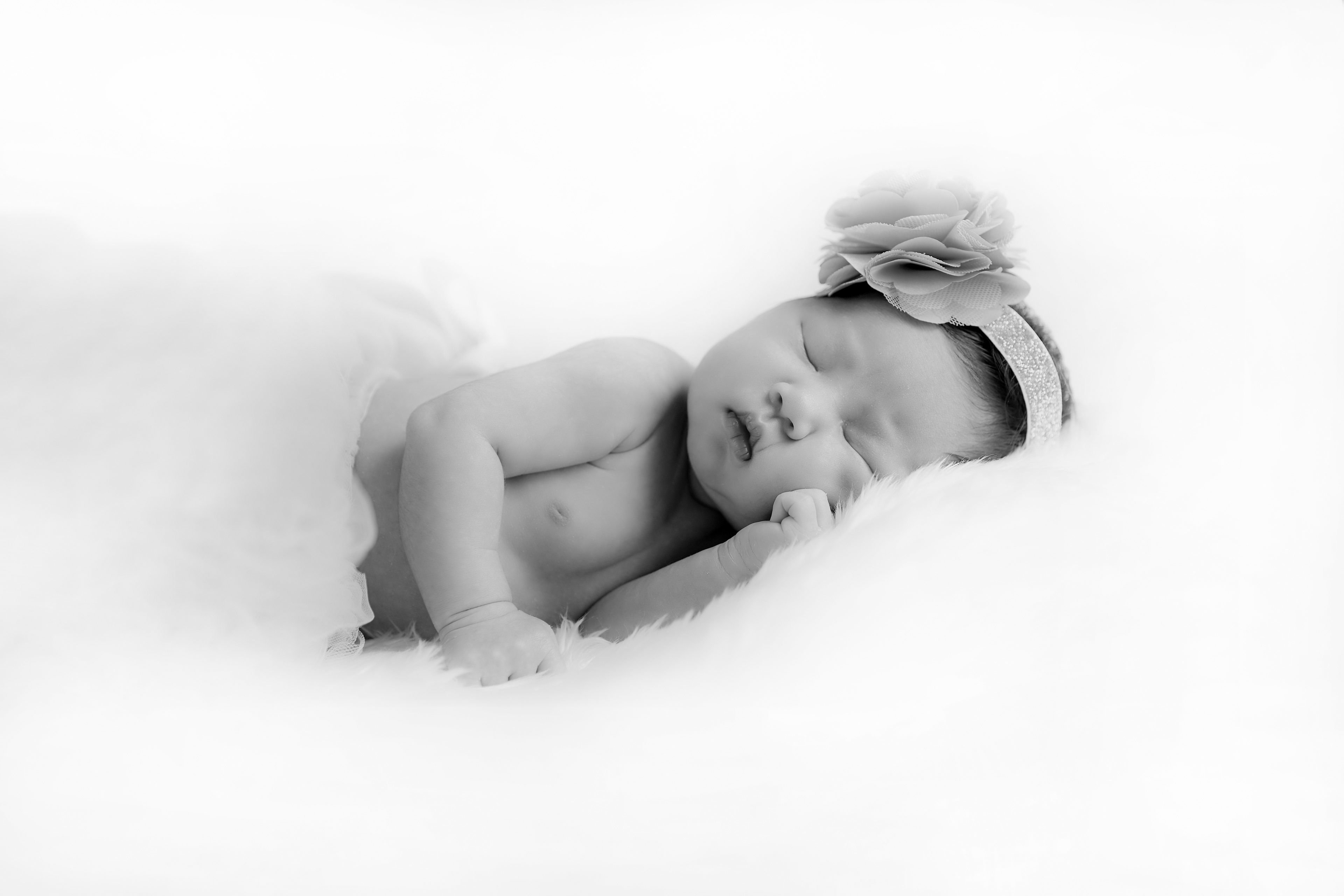 Photographer Newborn and Maternity Pregnancy in Bangkok ,Capture the feeling Photo shoot Natural light Photography Lifestyle Location Bangkok,Thailand. Photographer by Mansri Monkaew