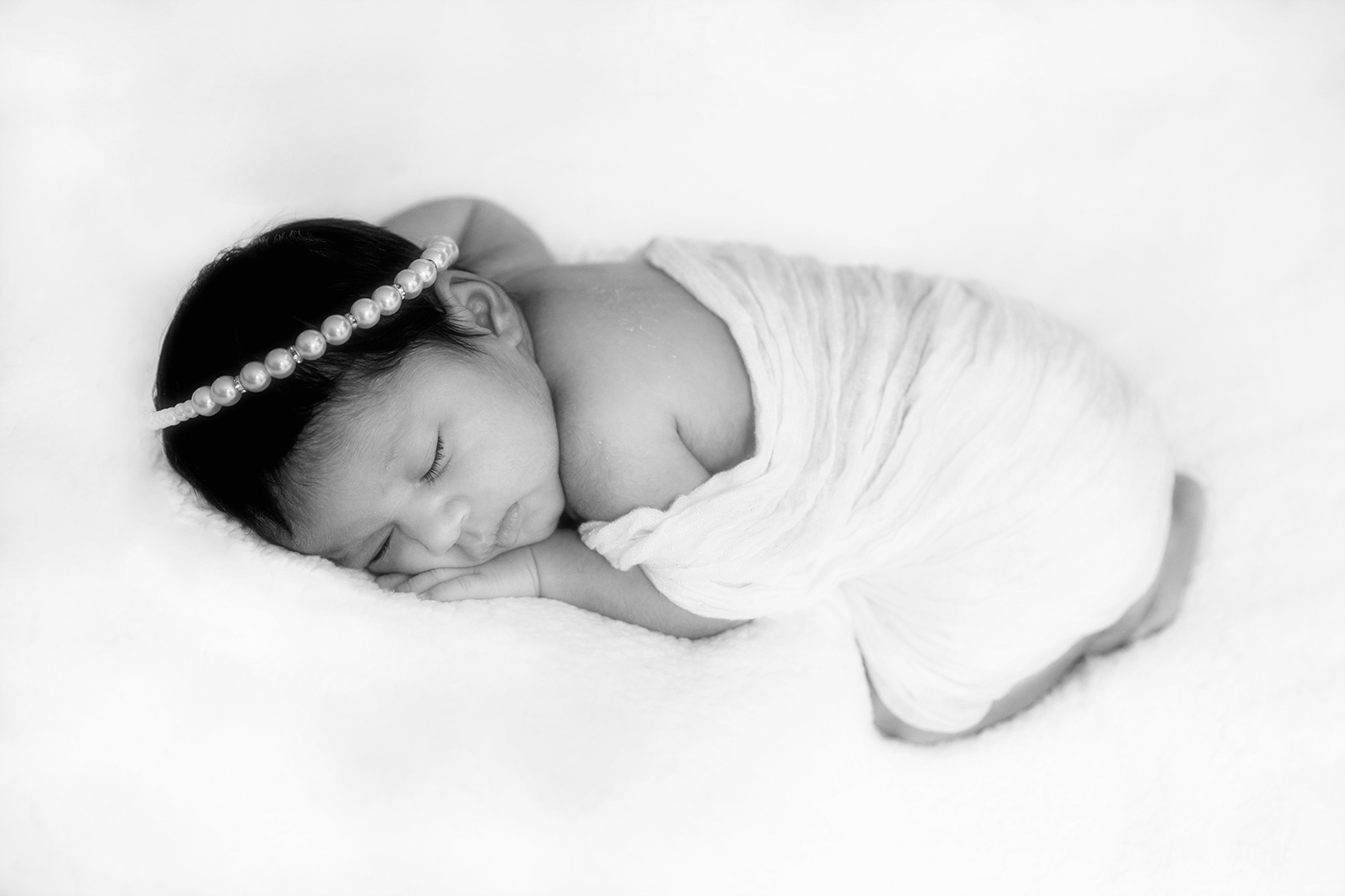 Photographer Newborn and Maternity Pregnancy in Bangkok ,Capture the feeling Photo shoot Natural light Photography Lifestyle Location Bangkok,Thailand. Photographer by Mansri Monkaew