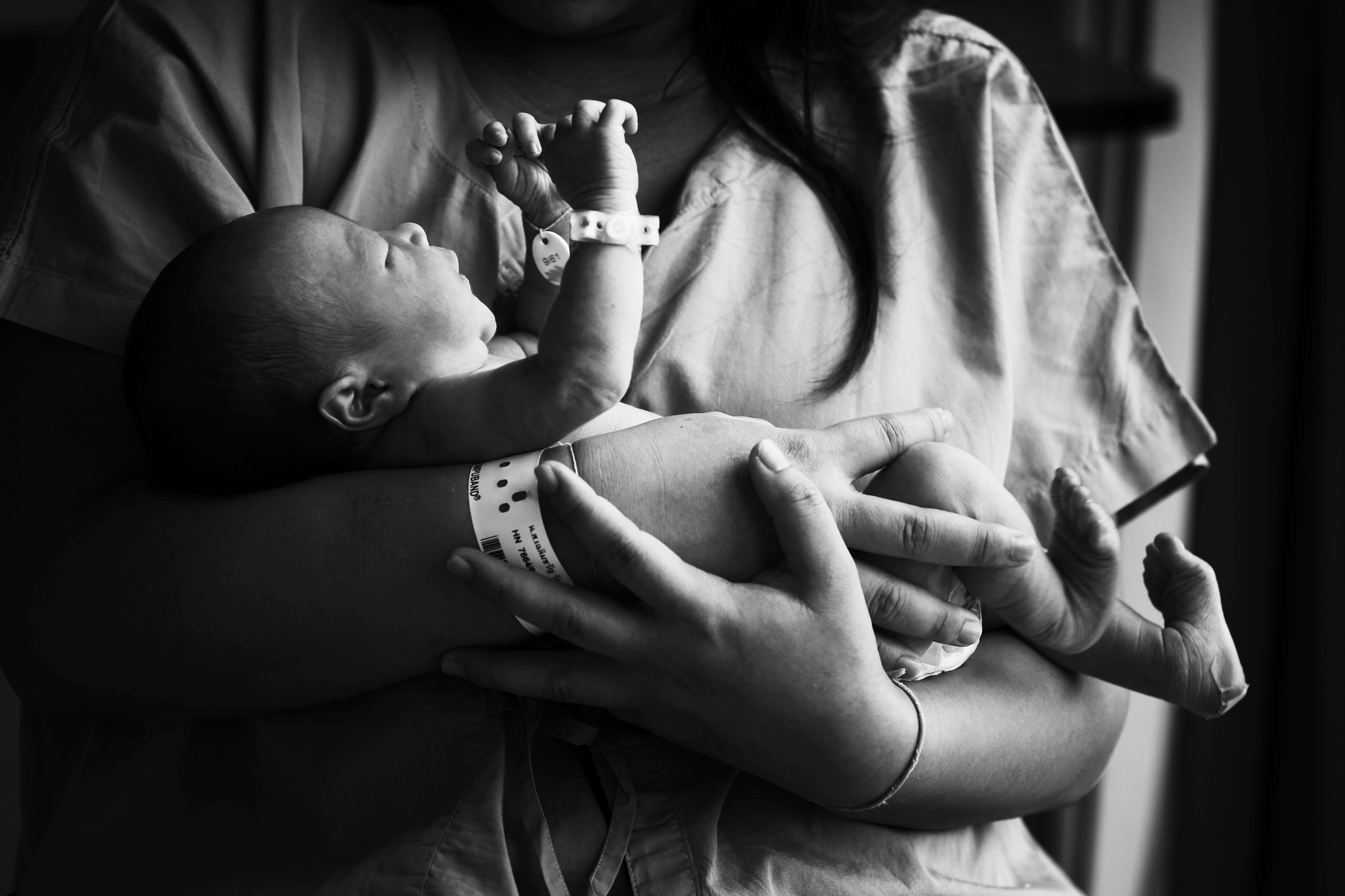 Photographer Newborn and Maternity Pregnancy Family in Bangkok ,Photo shoot Natural light Location Bangkok,Thailand. Photographer by Mansri Monkaew.