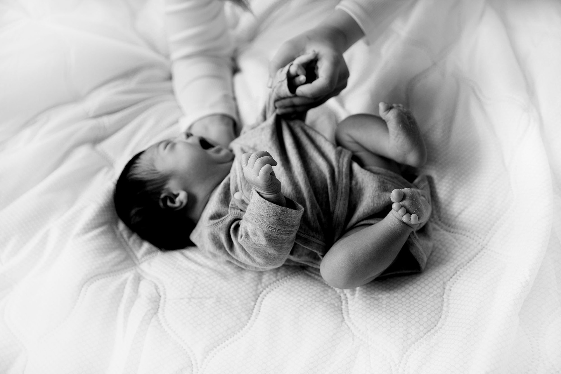 Photographer Newborn and Maternity Pregnancy in Bangkok ,Capture the feeling Photo shoot Natural light Photography Lifestyle Location Bangkok,Thailand. Photographer by Mansri Monkaew