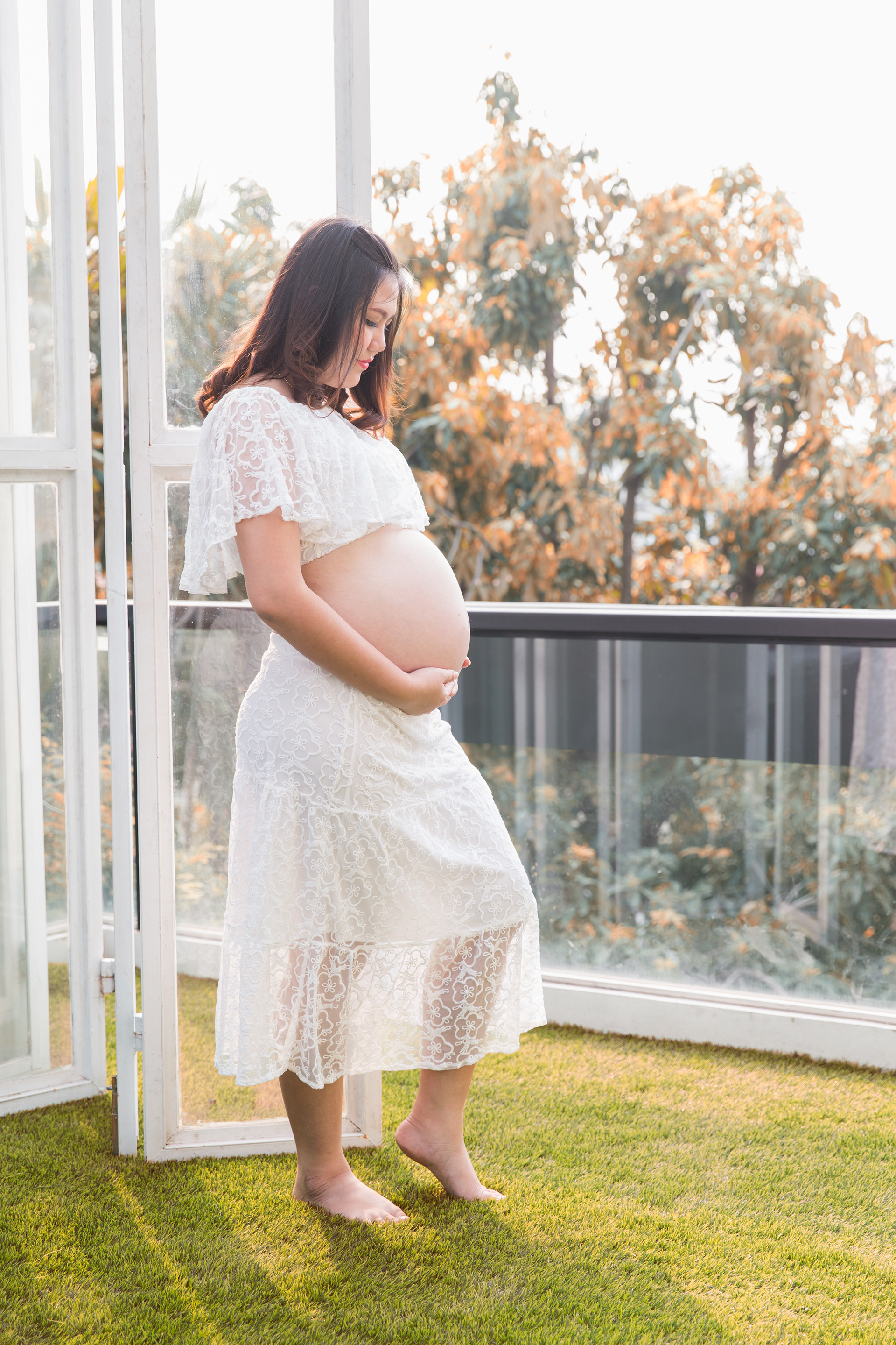 Photographer Newborn and Maternity Pregnancy in Bangkok ,Capture the feeling Photo shoot Natural light Location Bangkok,Thailand. Photographer by Mansri Monkaew