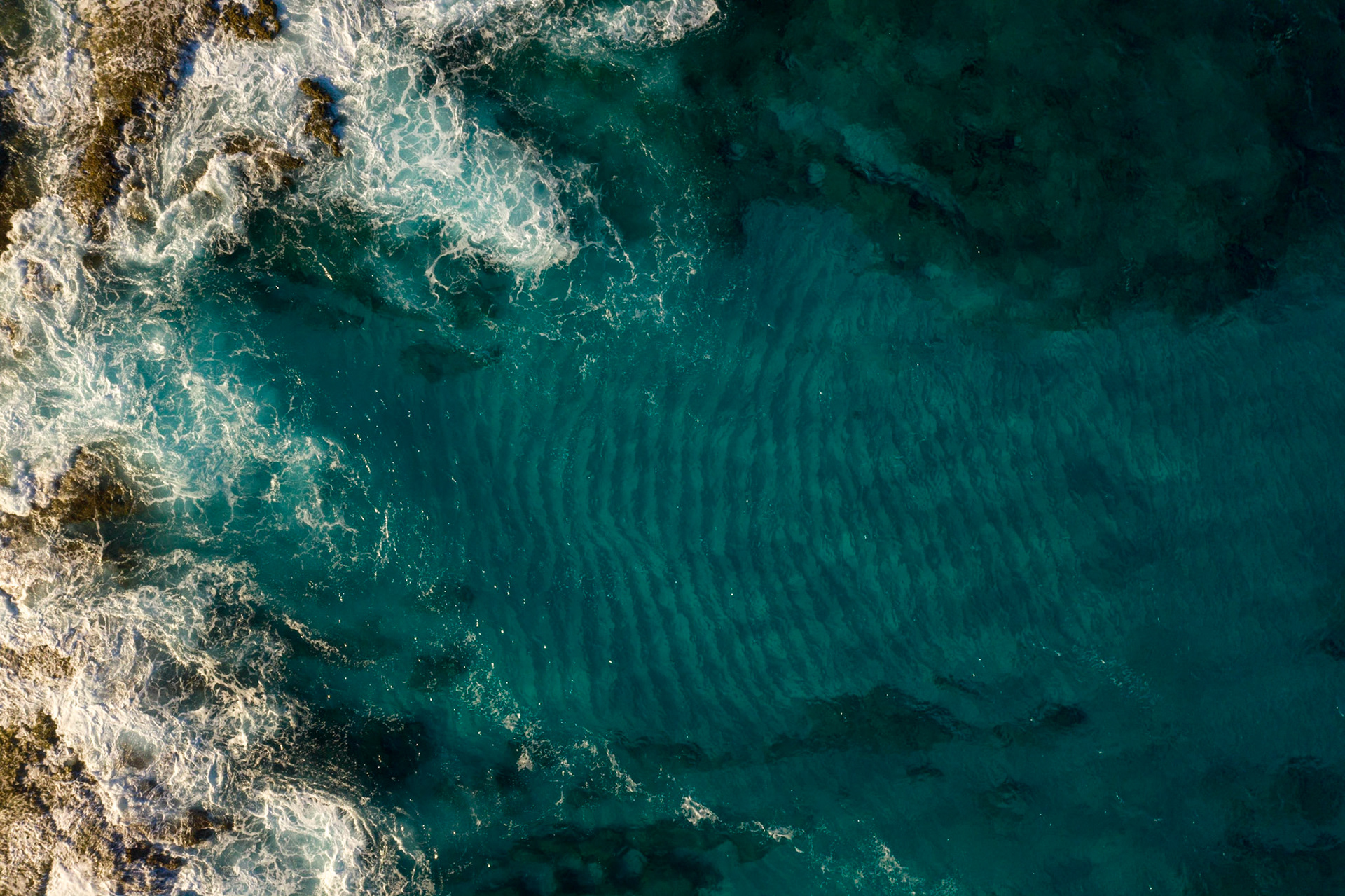 SL009 -Eleuthera shoreline, Atlantic, harbor and bank.