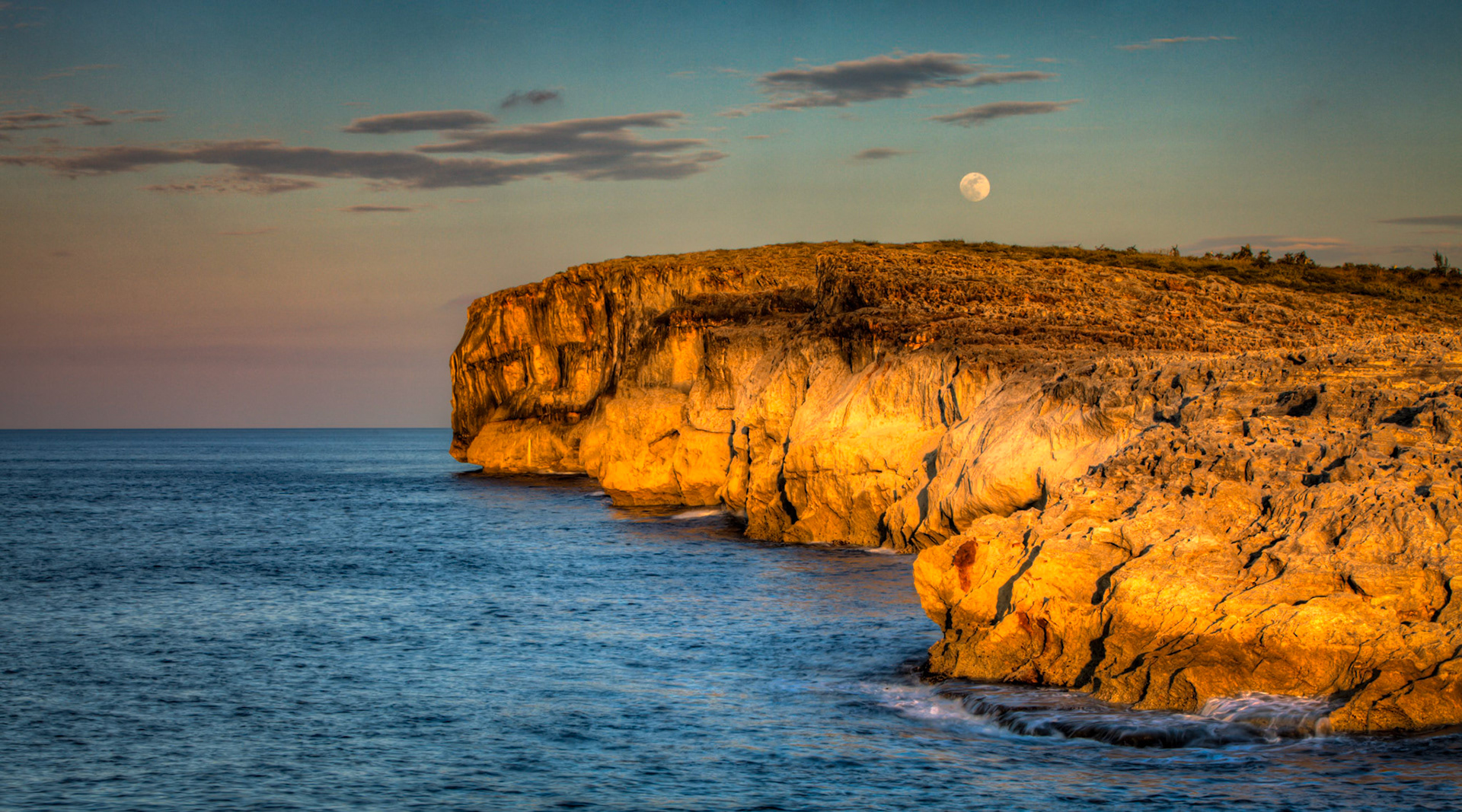 Moon on the Gold Cliff 332