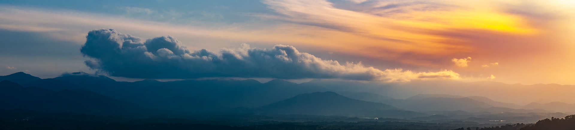 Cloud Shelf 0552