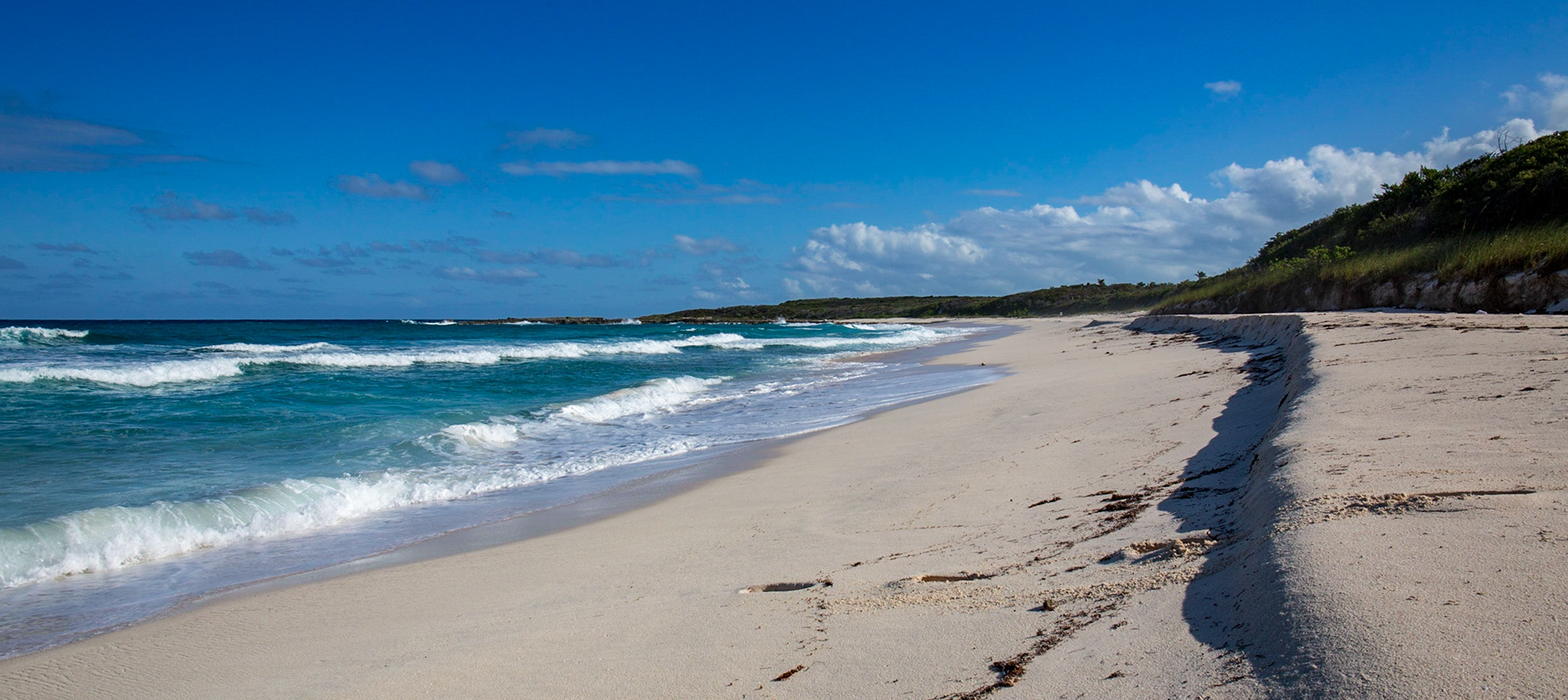 7276-Man Island's area is approximately 35 acres (140,000 m2) owned by a number of individuals residing in the Bahamas, The United States and Europe. The island's proximity to Harbour Island (capital Dunmore Town) has aroused investor interest because of Harbour Island's increased tourist popularity.