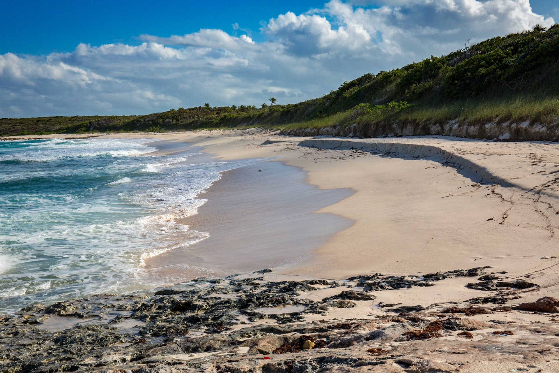 7272-Man Island's area is approximately 35 acres (140,000 m2) owned by a number of individuals residing in the Bahamas, The United States and Europe. The island's proximity to Harbour Island (capital Dunmore Town) has aroused investor interest because of Harbour Island's increased tourist popularity.