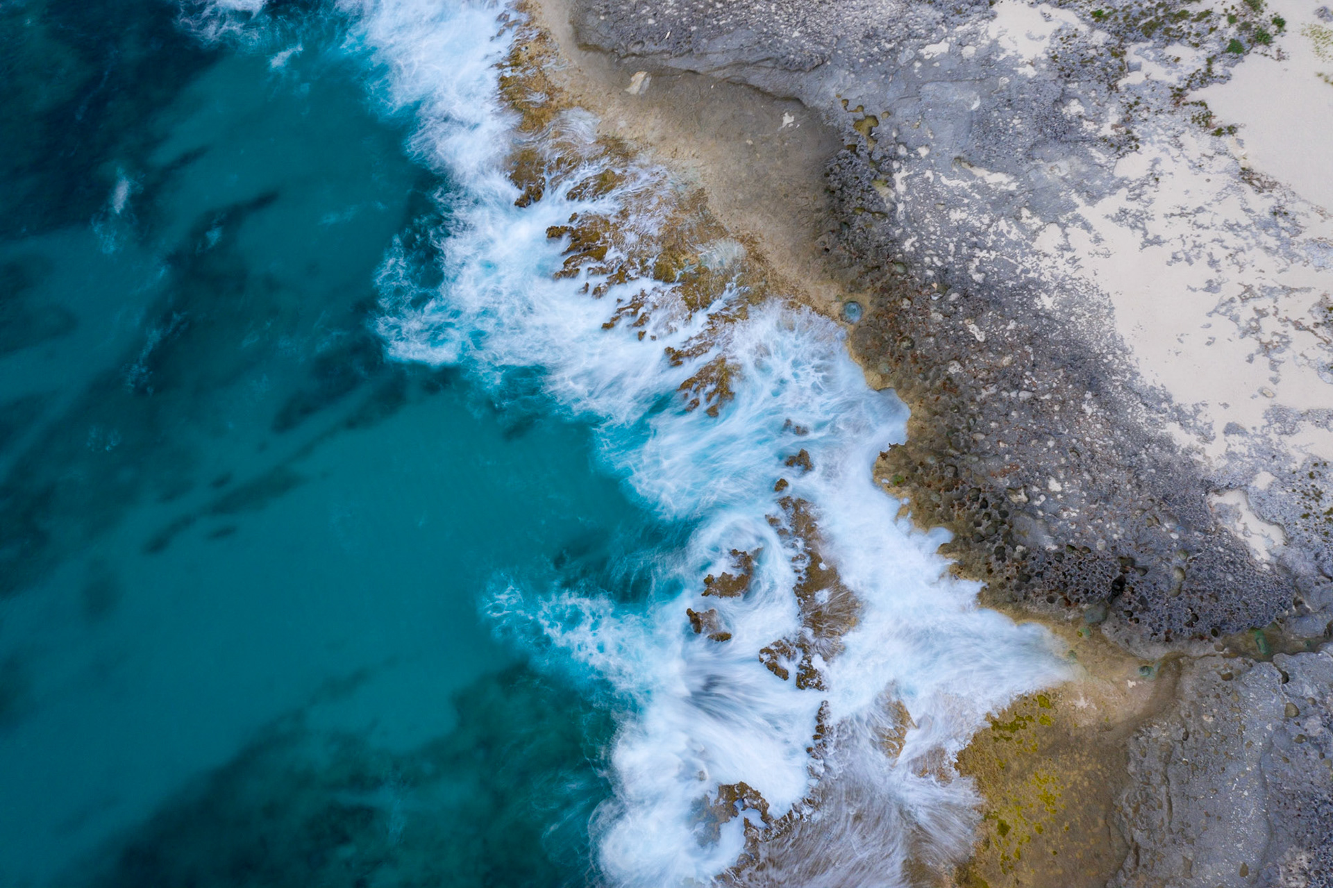 SL048 -Eleuthera shoreline, Atlantic, harbor and bank.