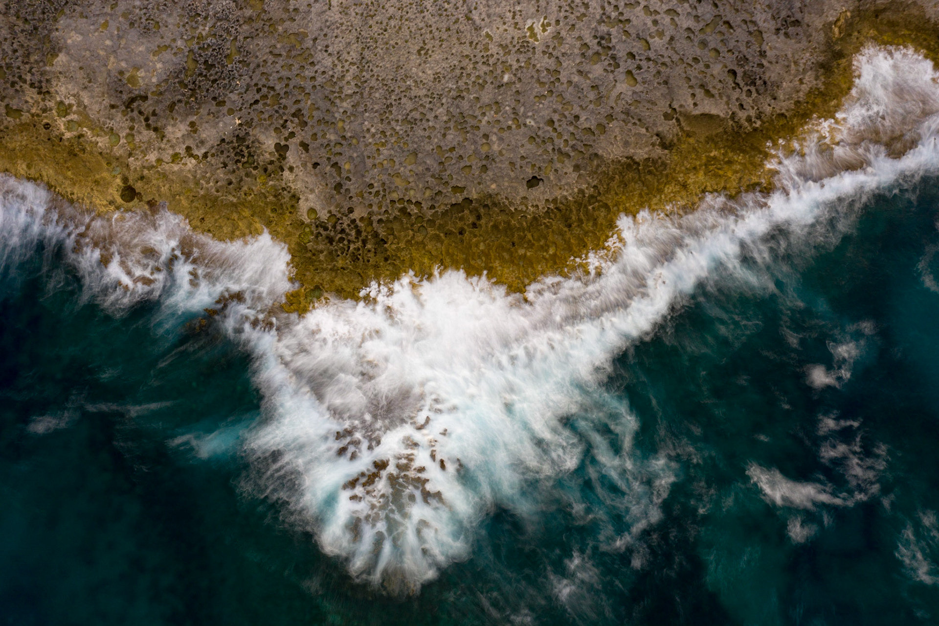 SL043 -Eleuthera shoreline, Atlantic, harbor and bank.