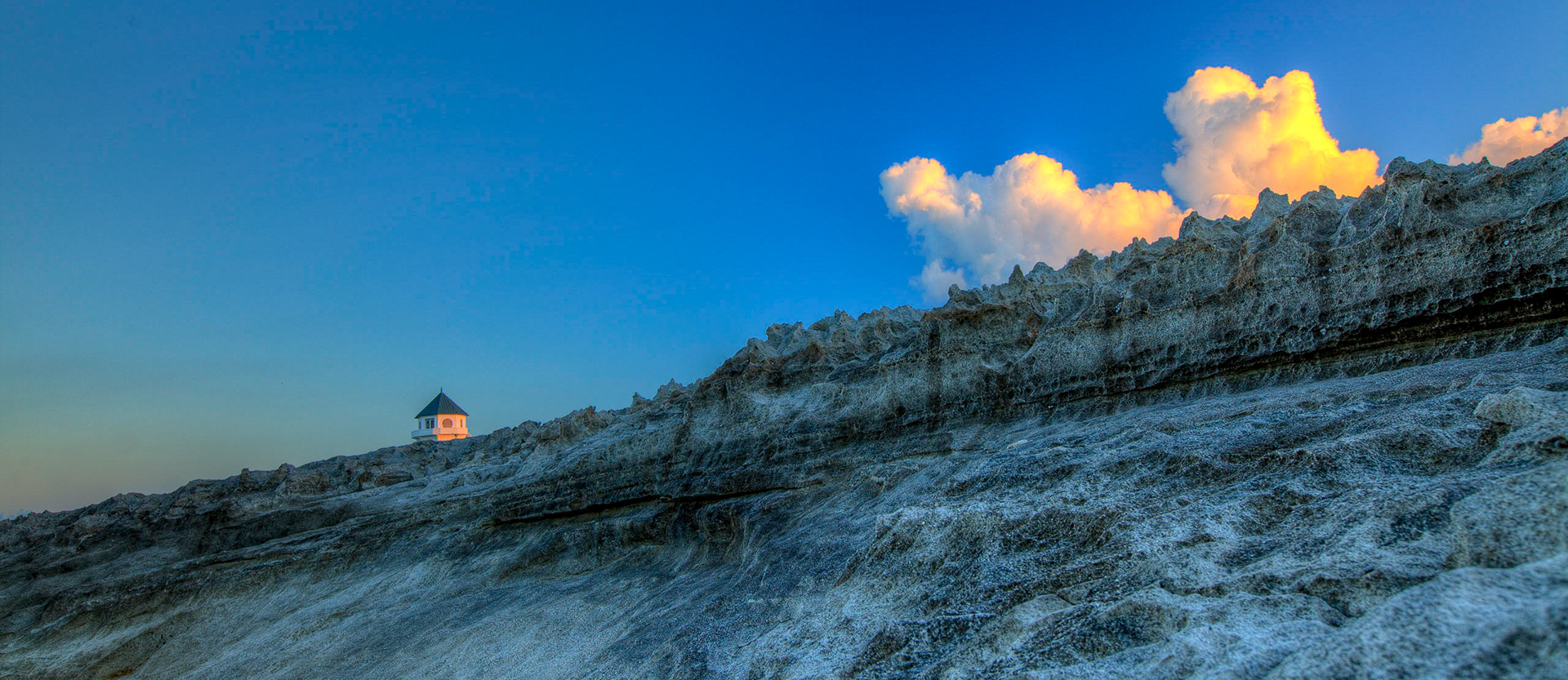 OT208- Ocean Tally is North Eleuthera’s choicest boutique retreat, at the heart of all there is to experience on Eleuthera, but just remote enough to really get away from it all.