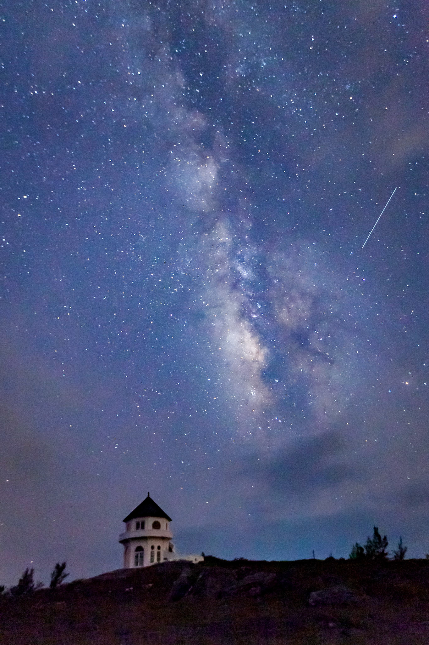 921- Milky Way with ISS