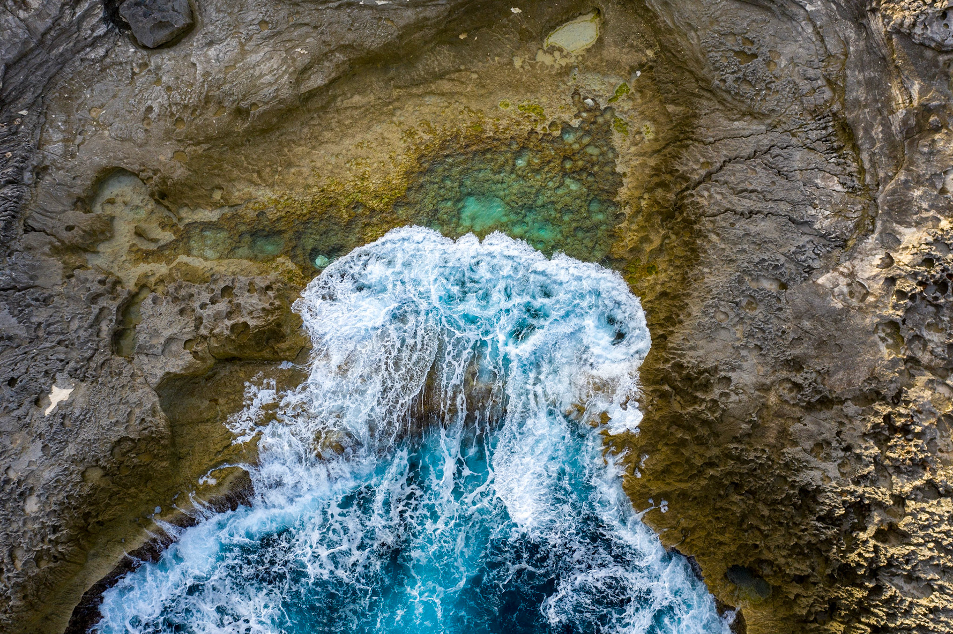 OT222- Ocean Tally is North Eleuthera’s choicest boutique retreat, at the heart of all there is to experience on Eleuthera, but just remote enough to really get away from it all.