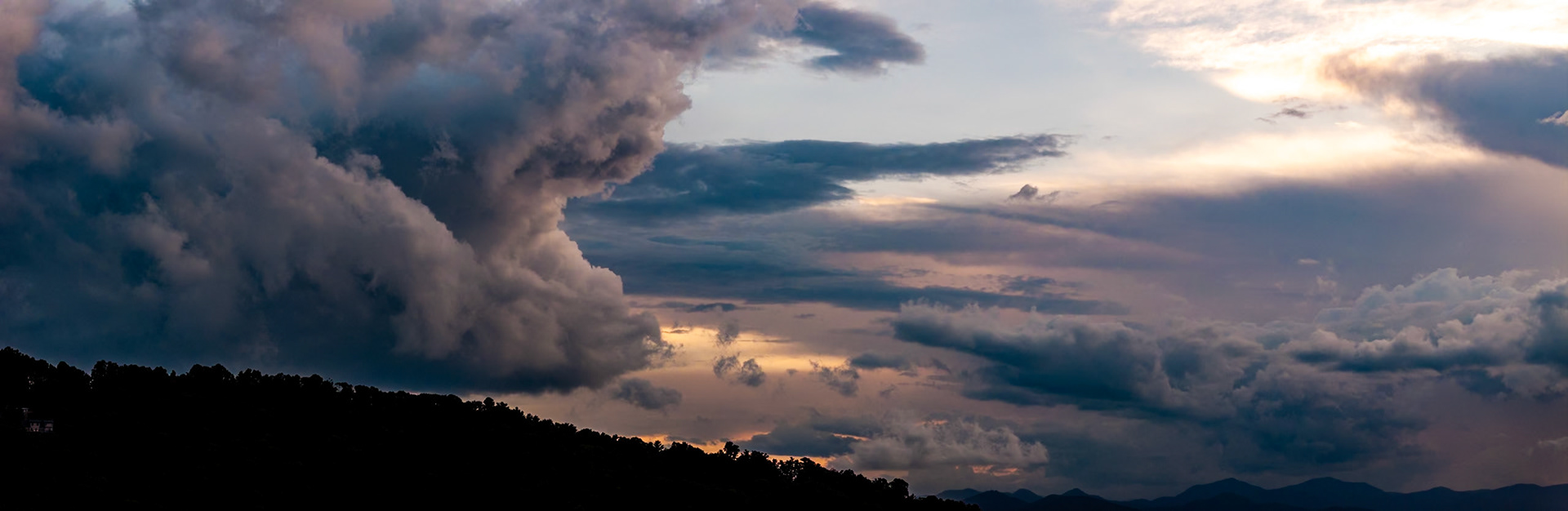 Storm Light 0235