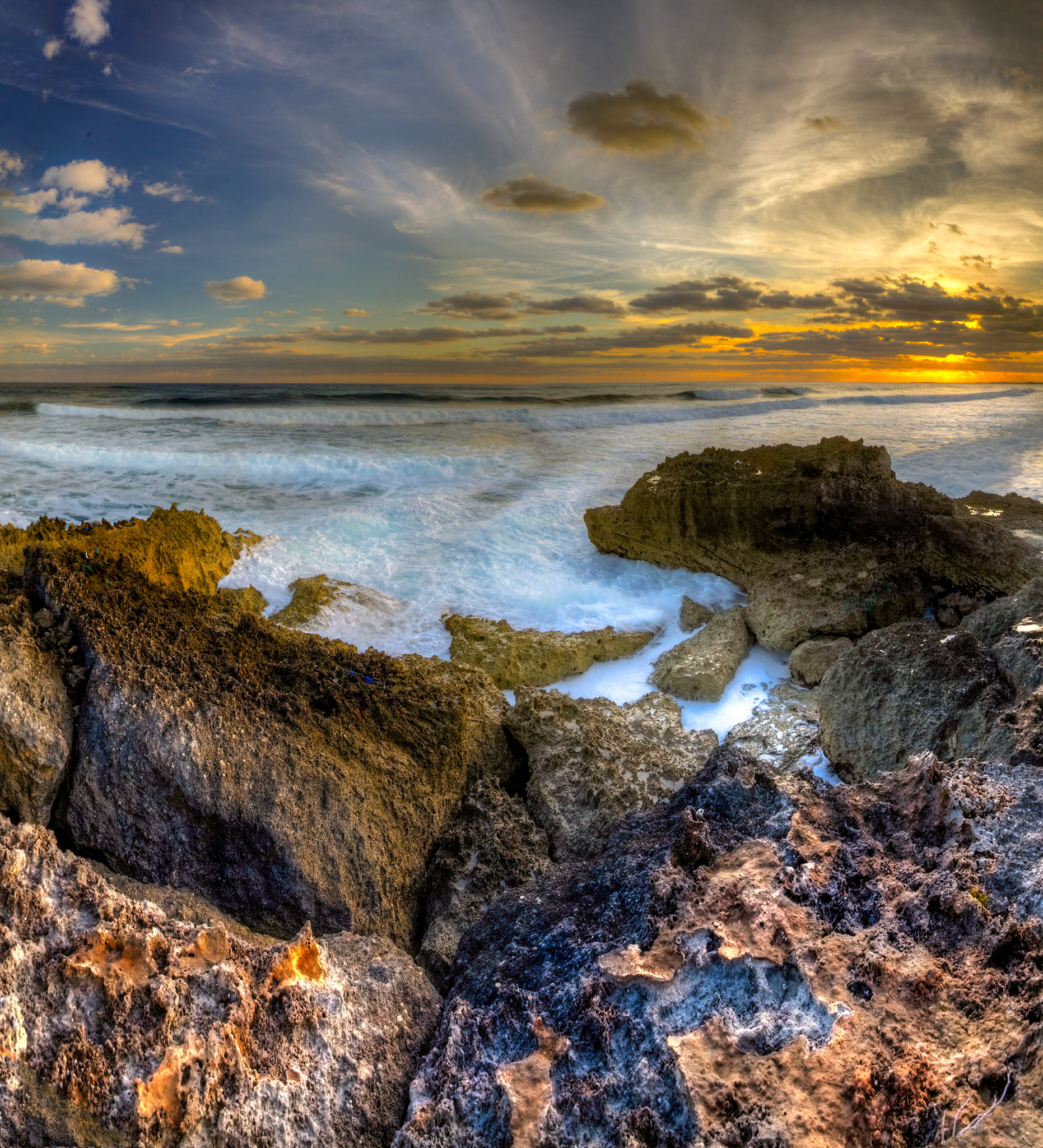 HB09-Even when there are waves, it's not likley to be crowded. Watch out for urchins, rocks, sharks and coral.