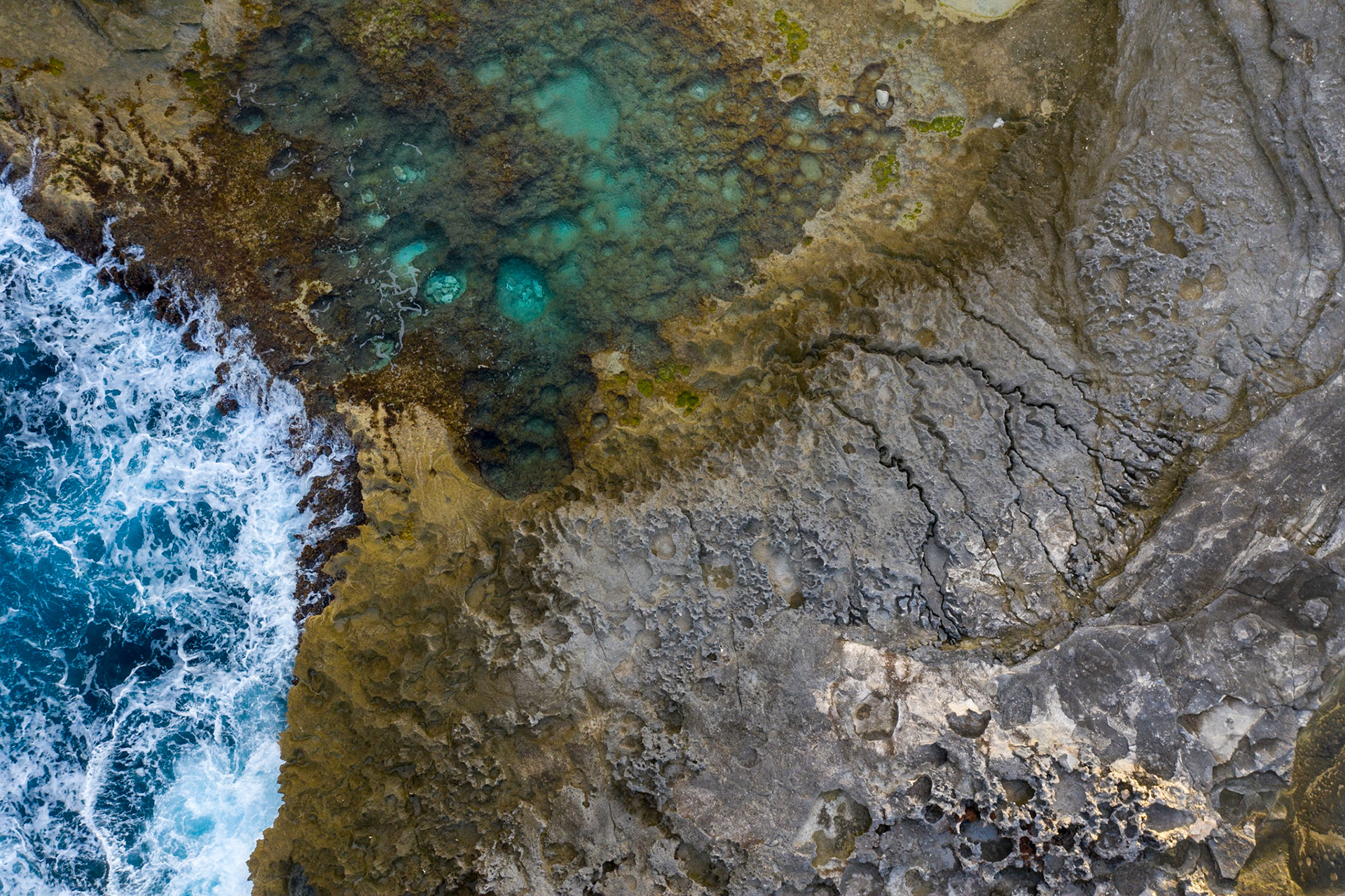 SL001 -Eleuthera shoreline, Atlantic, harbor and bank.