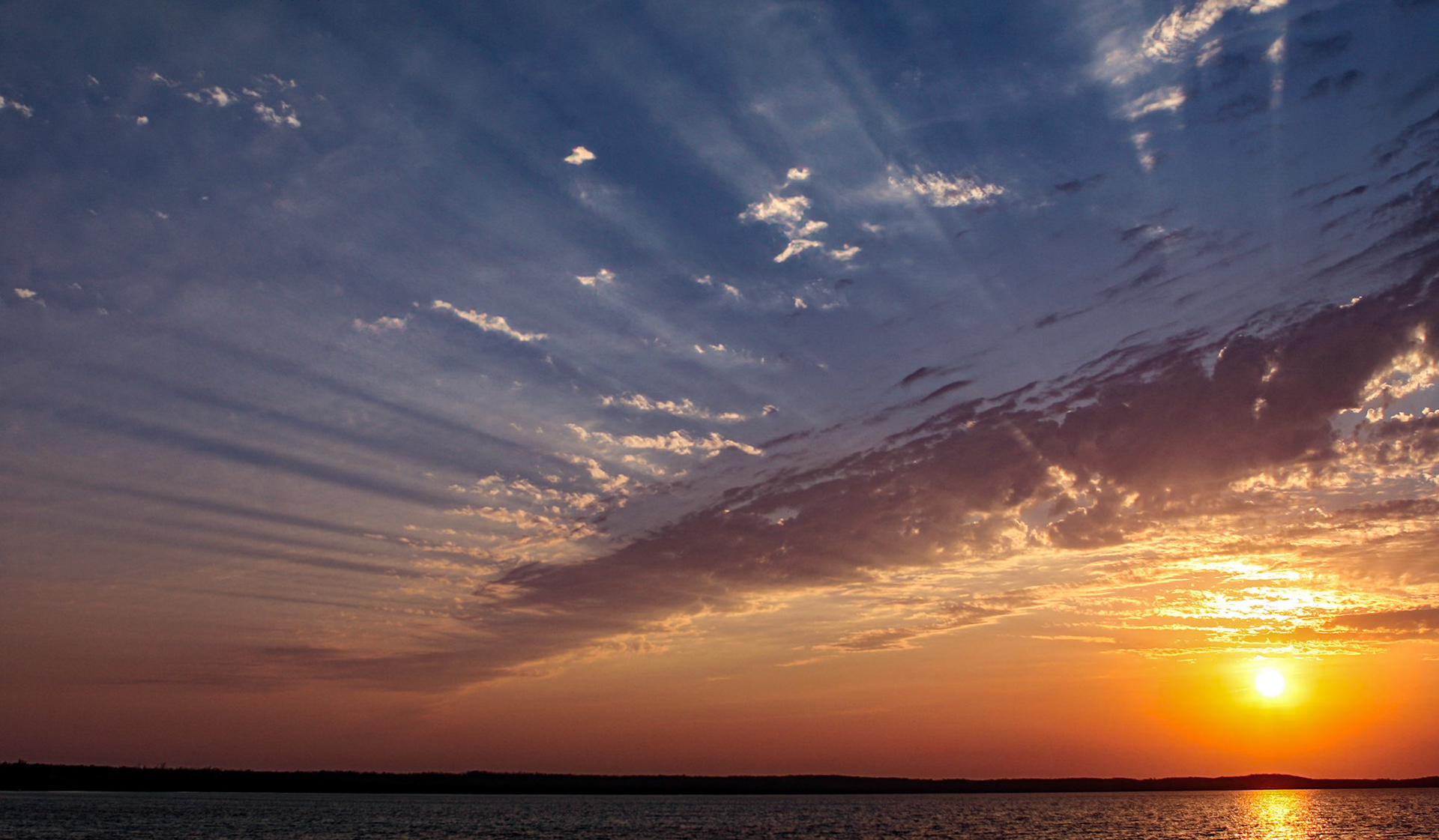 Sunset Rays Over the Atlantic - 8206