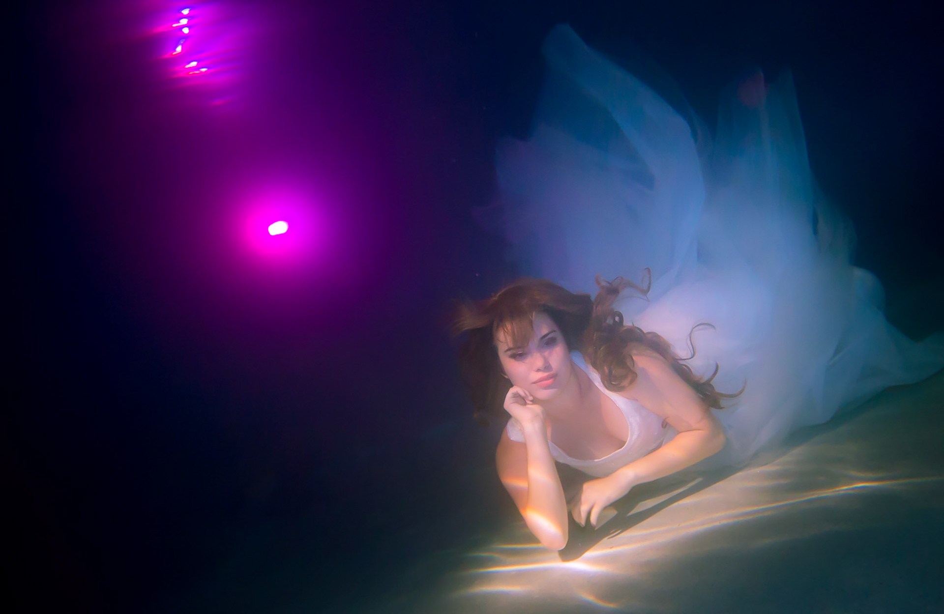 6011-A personal project called "Queen O'War". This underwater jellyfish is Dayana one of my favorite underwater models.