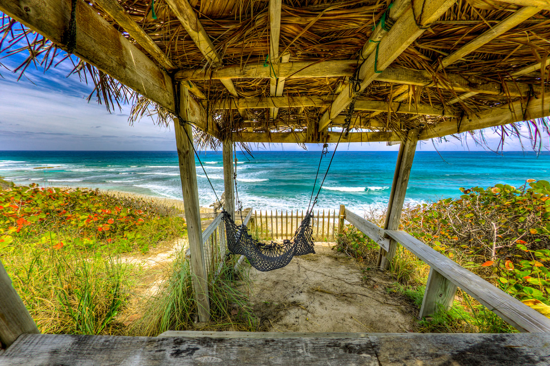 SB371 -Surfers Beach is the most widely known surf break in the BAHAMAS. Surfers Beach is located 2 1/2 miles south of Gregory Town.