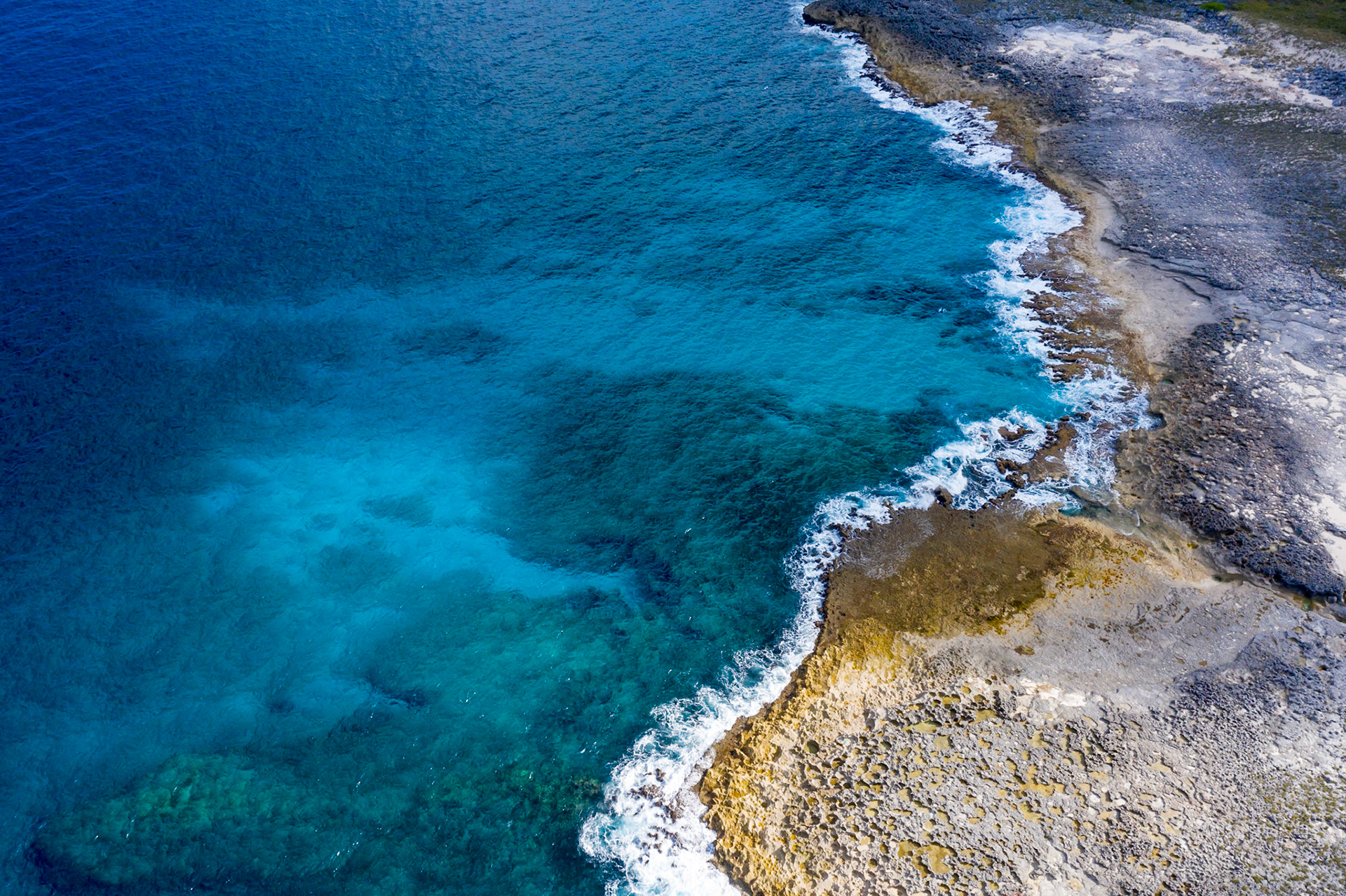 SL018 -Eleuthera shoreline, Atlantic, harbor and bank.