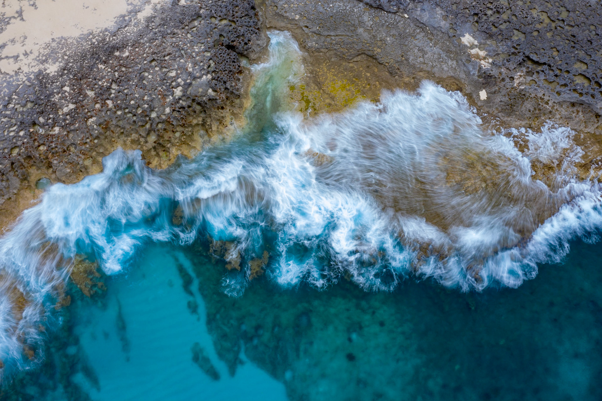 SL054 -Eleuthera shoreline, Atlantic, harbor and bank.