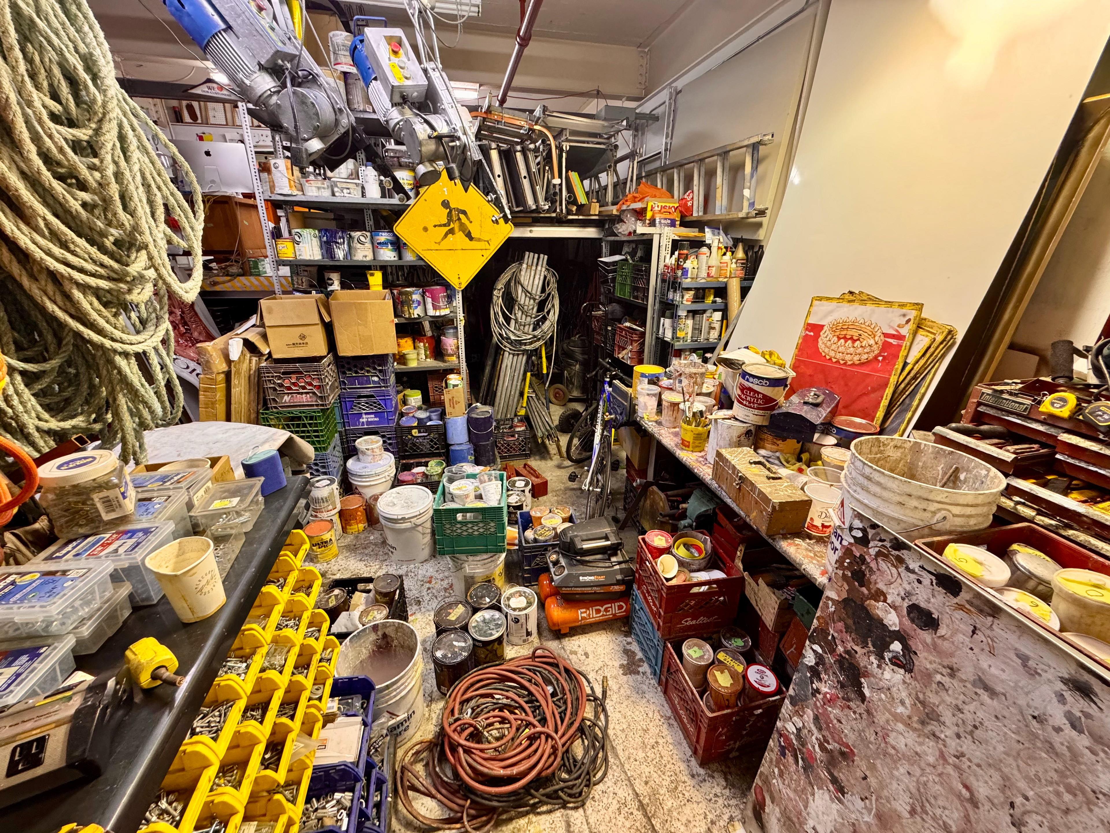 Post productkion mess is always a tough job. incredible how much mess i make no matter yhow carefull and org;ainized i try to keep things in thir place.