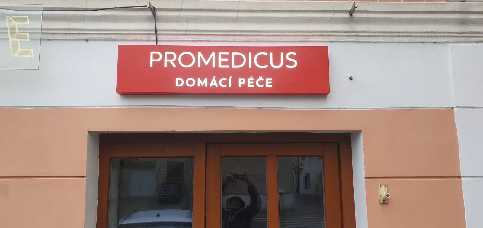 Design, výroba a instalace