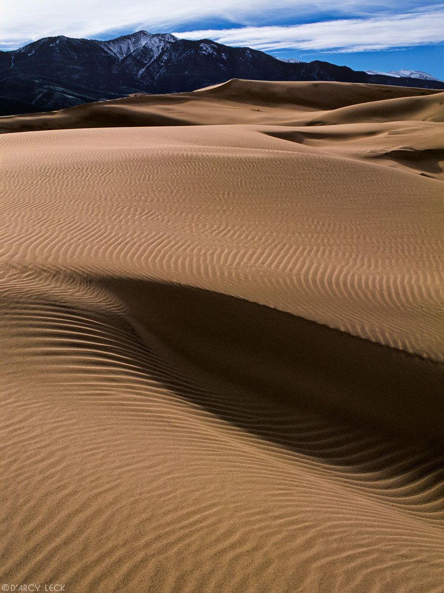 Sand dunes and Carbonate Mountain, Sangre de Cristo Range, Great Sand Dunes National Park, Colorado, USA