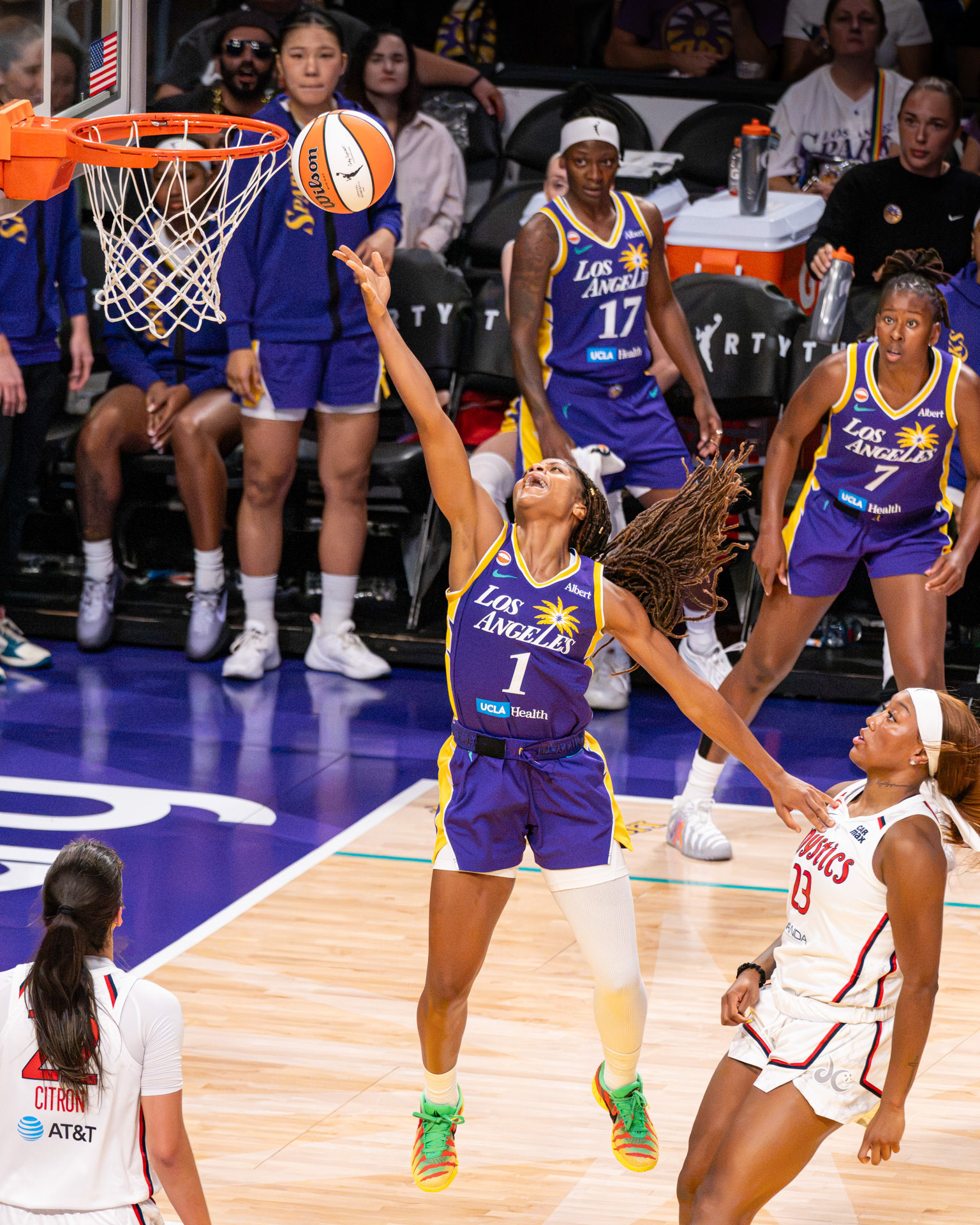 LA Sparks Monique Akoa Makani (#1/PG) scores a layup against the Washington Mystics on August 28th 2026.