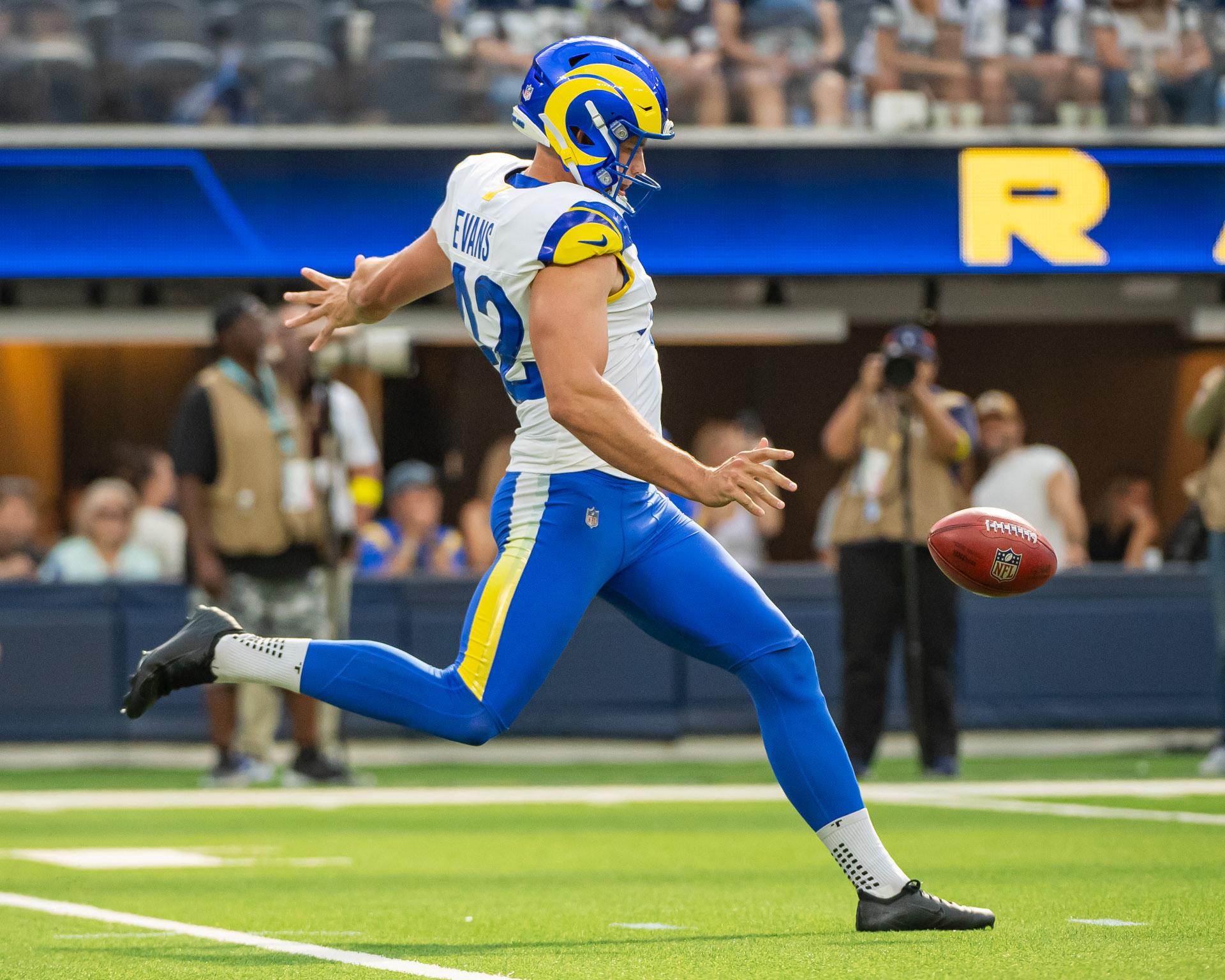 LA Rams Ethan Evans (#42/P).
