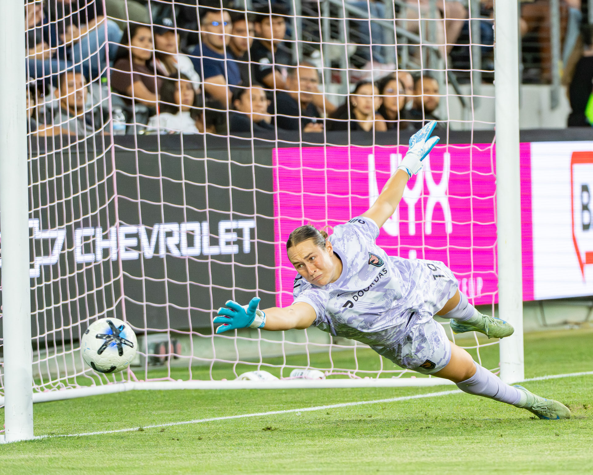 Angel City FC (#19/GK) Angelina Anderson dives for the ball on May 20th 2026.