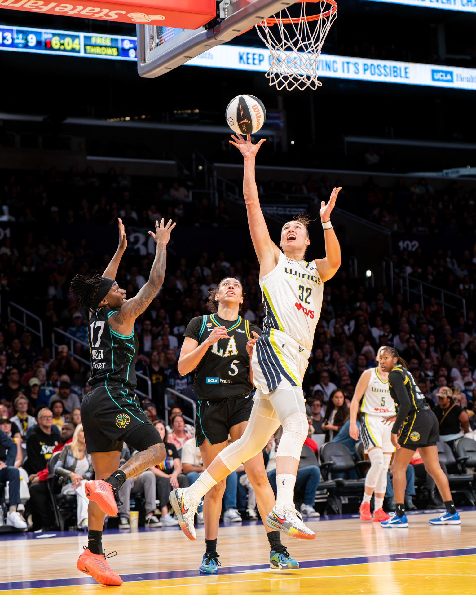 Dallas Wings Jessica Sheppard (#32/PF) makes a layup against the LA Sparks on June 5th 2026.