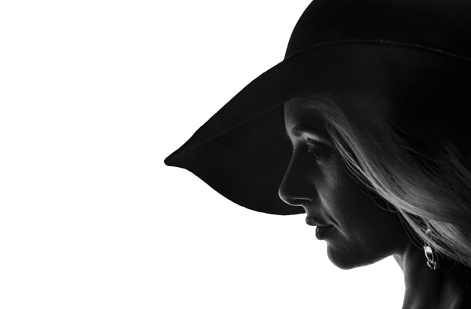 1st - Ayla in Profile - Paul Smith