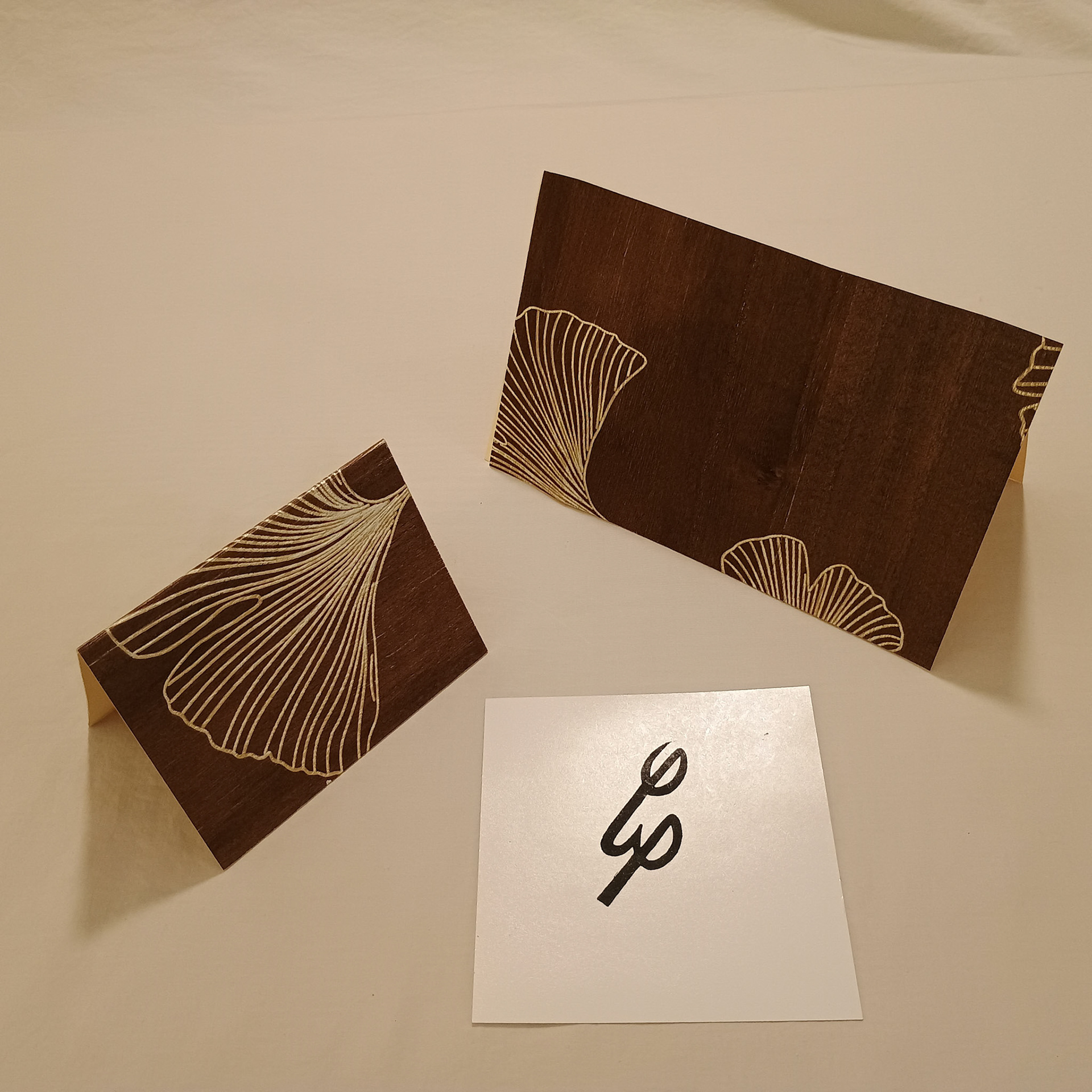 Wood Vineer / Gold Leaf