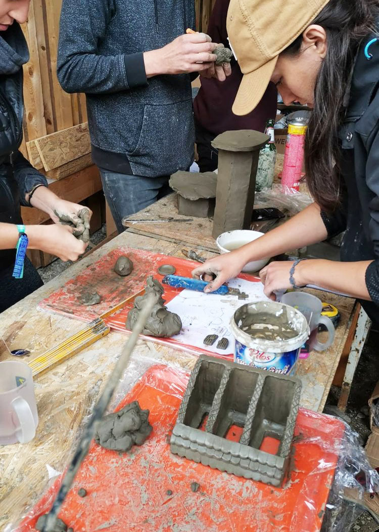 - clay model workshop -