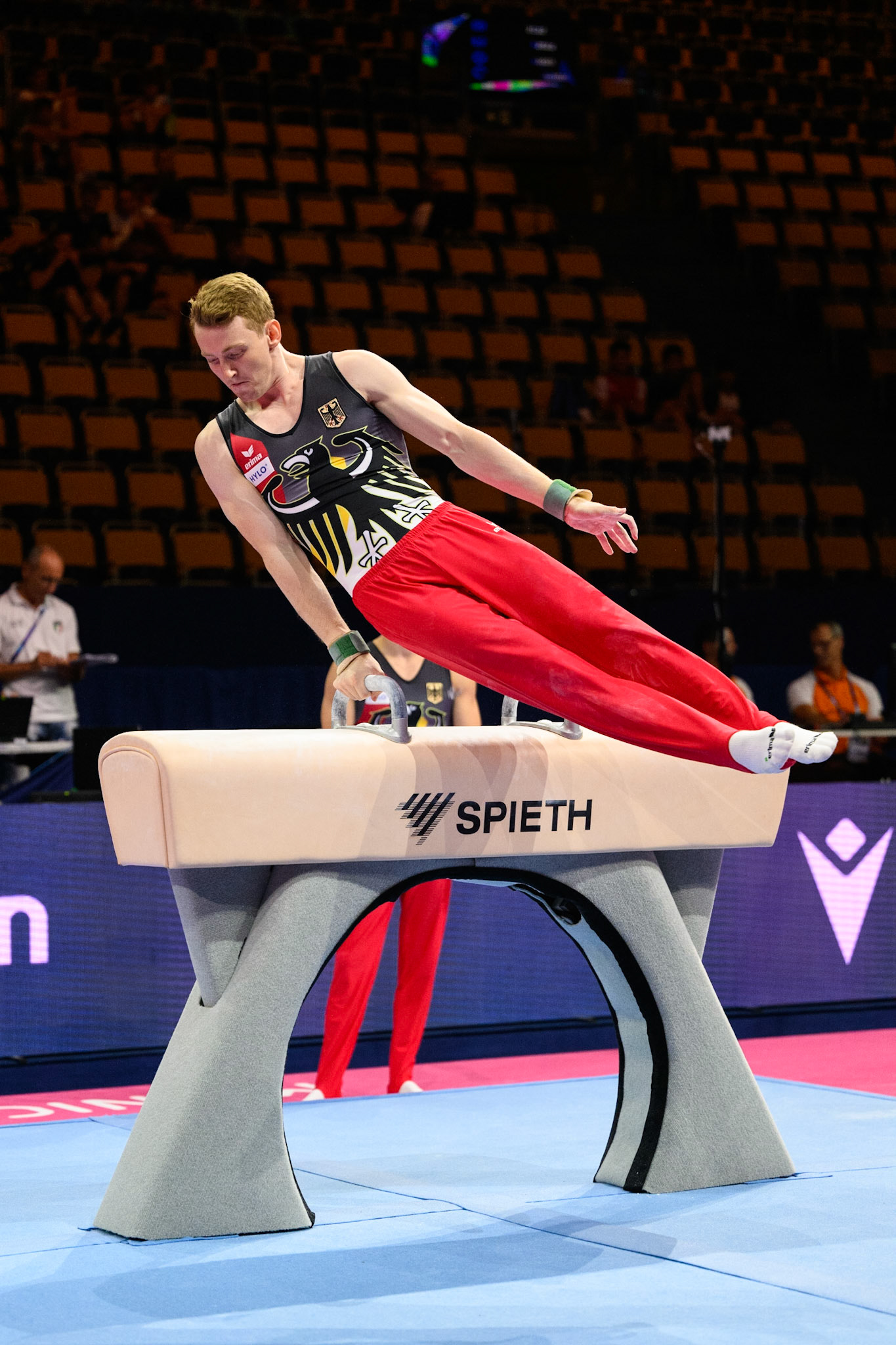 European Championships 2022, Podium Training, Pommel HorseDepicted: Nils DunkelPhoto taken in Munich, DEU on 2022-08-16Photo credits should read: Norman Seibert, CC BY-SA 4.0NIKON Z 9, NIKKOR Z 70-200mm f/2.8 VR S¹⁄₁₆₀₀ Sek. bei ƒ / 2,8File: DSC_2299.NEF