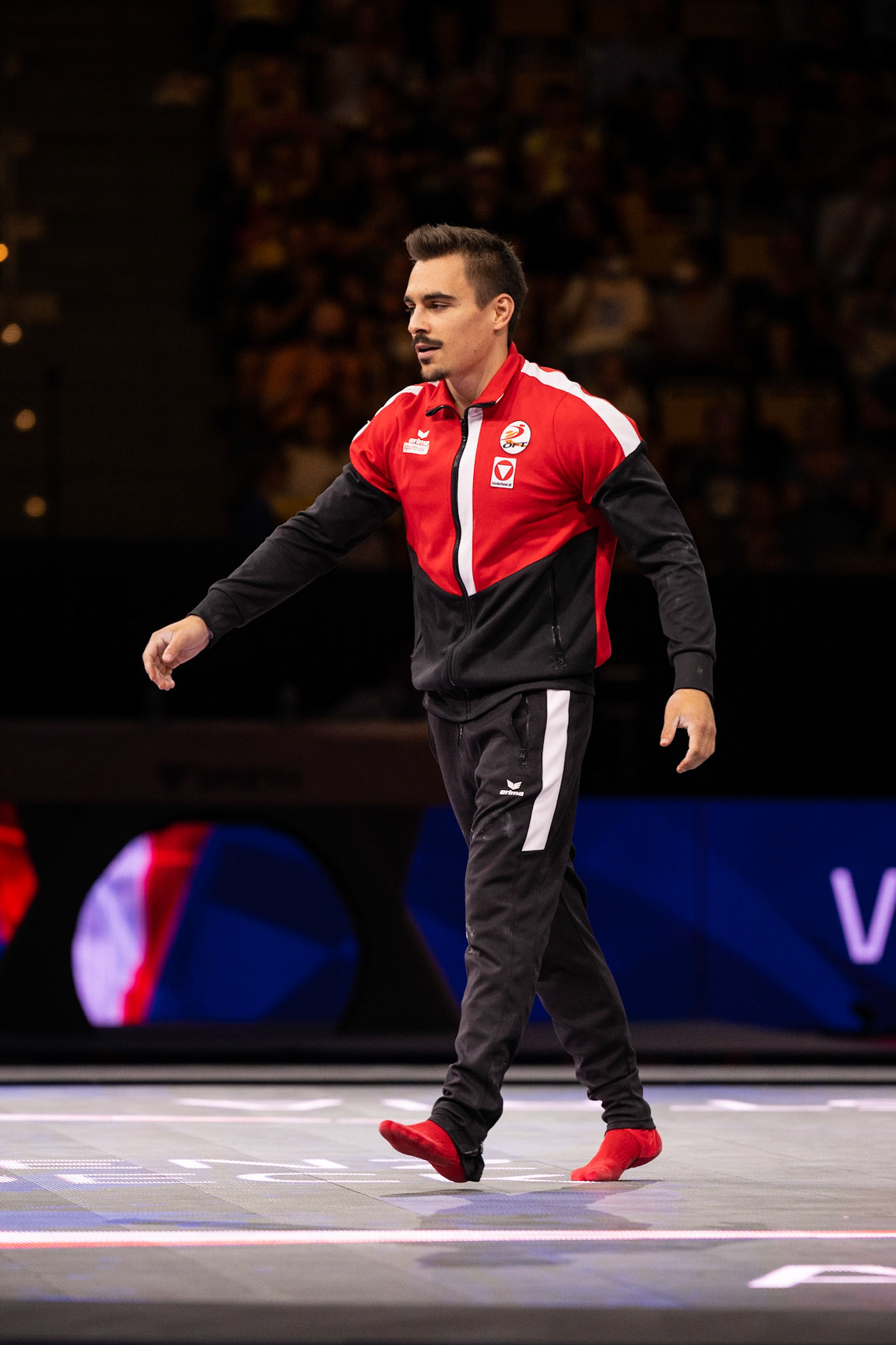 European Championships 2022, Apparatus Final, Presentation of AthletesDepicted: Vinzenz HöckPhoto taken in Munich, DEU on 2022-08-21Photo credits should read: Norman Seibert, CC BY-SA 4.0NIKON Z 9, NIKKOR Z 70-200mm f/2.8 VR S¹⁄₈₀₀ Sek. bei ƒ / 4,0File: DSC_2071.NEF