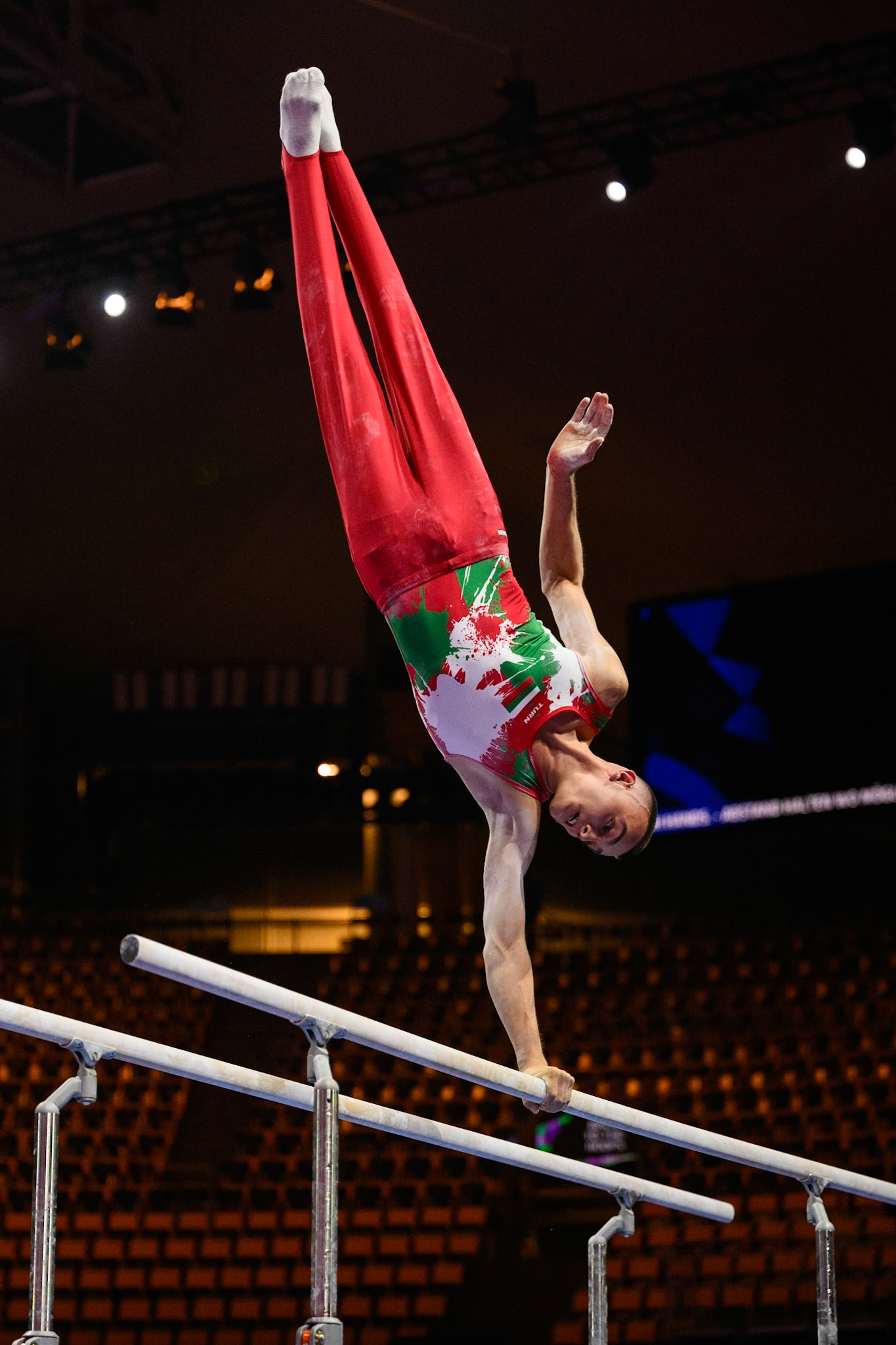 European Championships 2022, Podium Training, Parallel BarsDepicted: Rayan RadkovPhoto taken in Munich, DEU on 2022-08-16Photo credits should read: Norman Seibert, CC BY-SA 4.0NIKON Z 9, NIKKOR Z 70-200mm f/2.8 VR S¹⁄₁₆₀₀ Sek. bei ƒ / 2,8File: DSC_7086.NEF