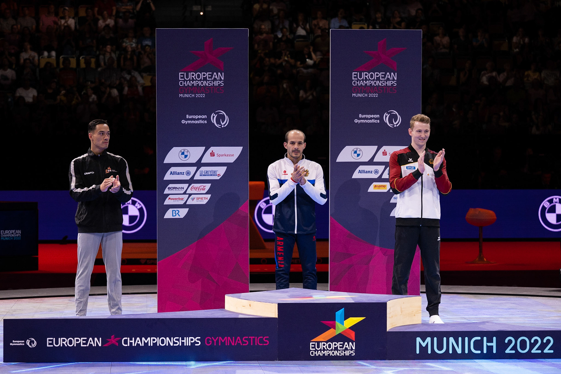 European Championships 2022, Apparatus Final, Pommel HorseDepicted: Nils Dunkel, Harutyun Merdinyan, Loran de MunckPhoto taken in Munich, DEU on 2022-08-21Photo credits should read: Norman Seibert, CC BY-SA 4.0NIKON Z 9, NIKKOR Z 70-200mm f/2.8 VR S¹⁄₈₀₀ Sek. bei ƒ / 4,0File: DSC_1796.NEF