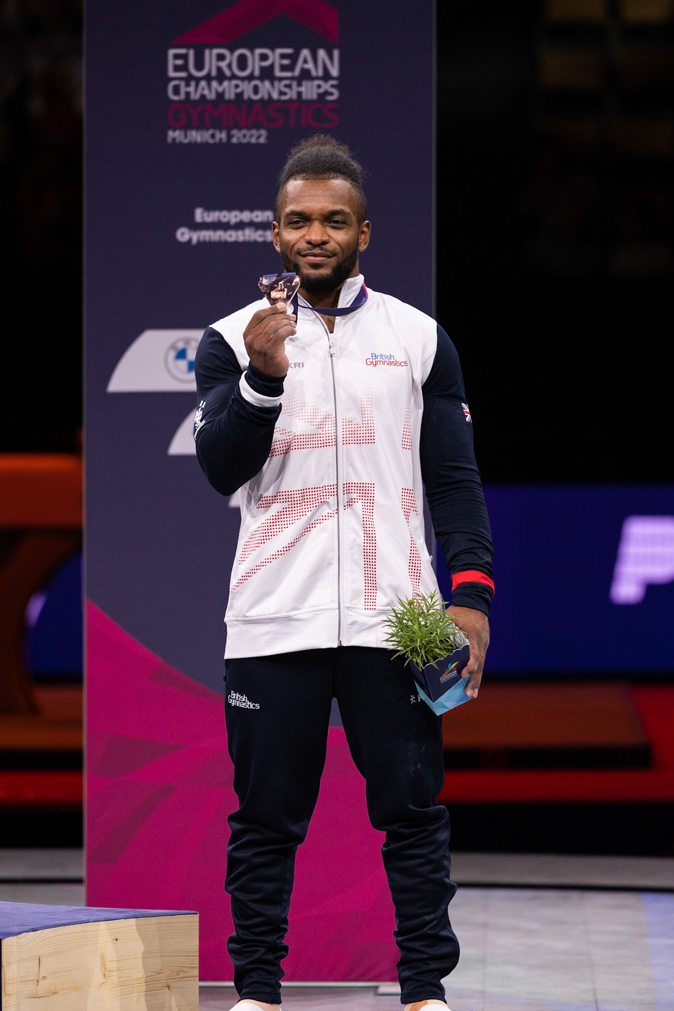 European Championships 2022, Apparatus Final, Victory CeremonyDepicted: Courtney TullochPhoto taken in Munich, DEU on 2022-08-21Photo credits should read: Norman Seibert, CC BY-SA 4.0NIKON Z 9, NIKKOR Z 70-200mm f/2.8 VR S¹⁄₈₀₀ Sek. bei ƒ / 4,0File: DSC_3673.NEF