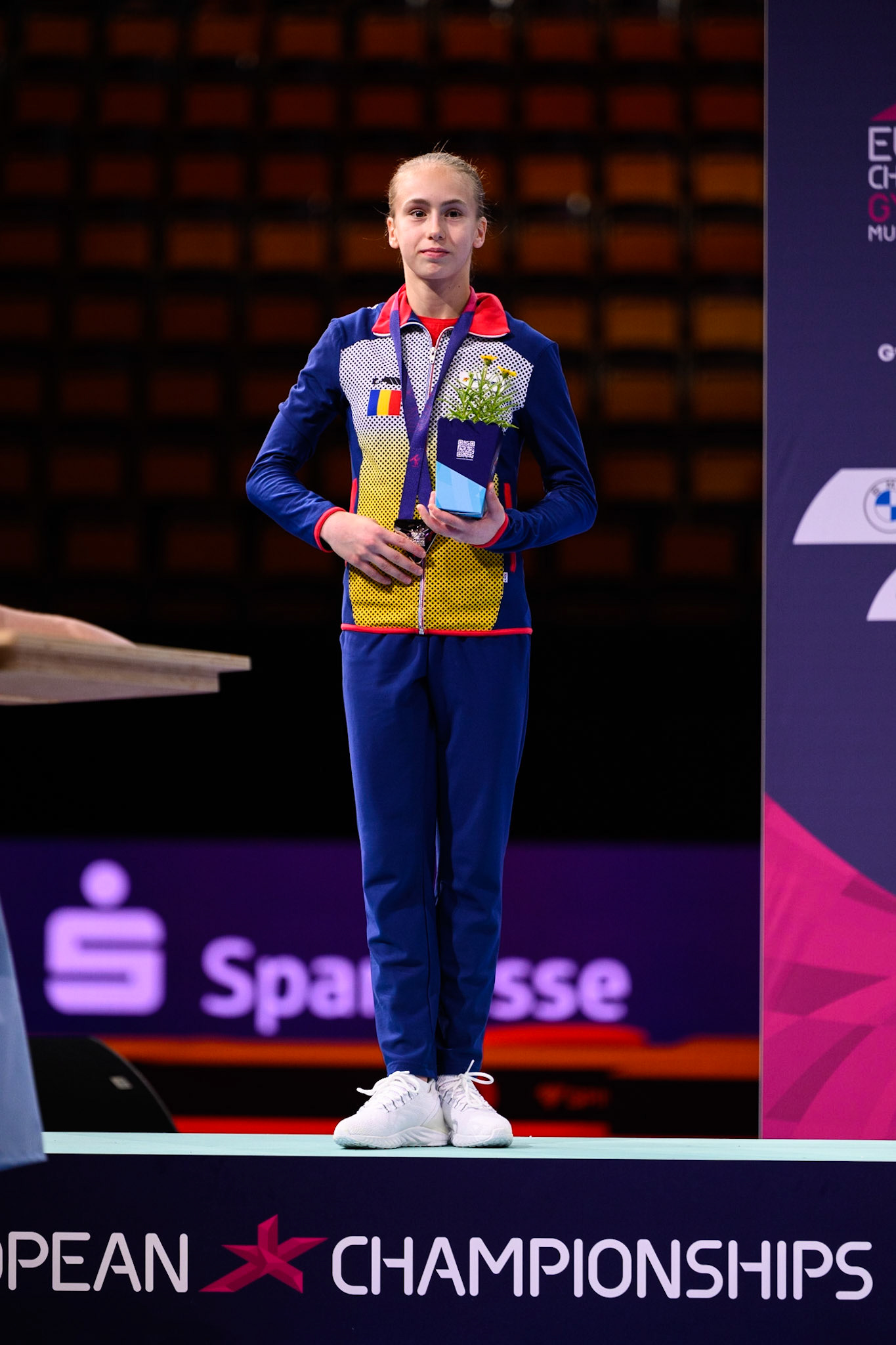 European Championships 2022, All-around Competition, Victory CeremonyDepicted: Amaila GhigoartaPhoto taken in Munich, DEU on 2022-08-12Photo credits should read: Norman Seibert, CC BY-SA 4.0NIKON Z 9, NIKKOR Z 70-200mm f/2.8 VR S¹⁄₃₂₀ Sek. bei ƒ / 2,8File: DSC_9133.NEF
