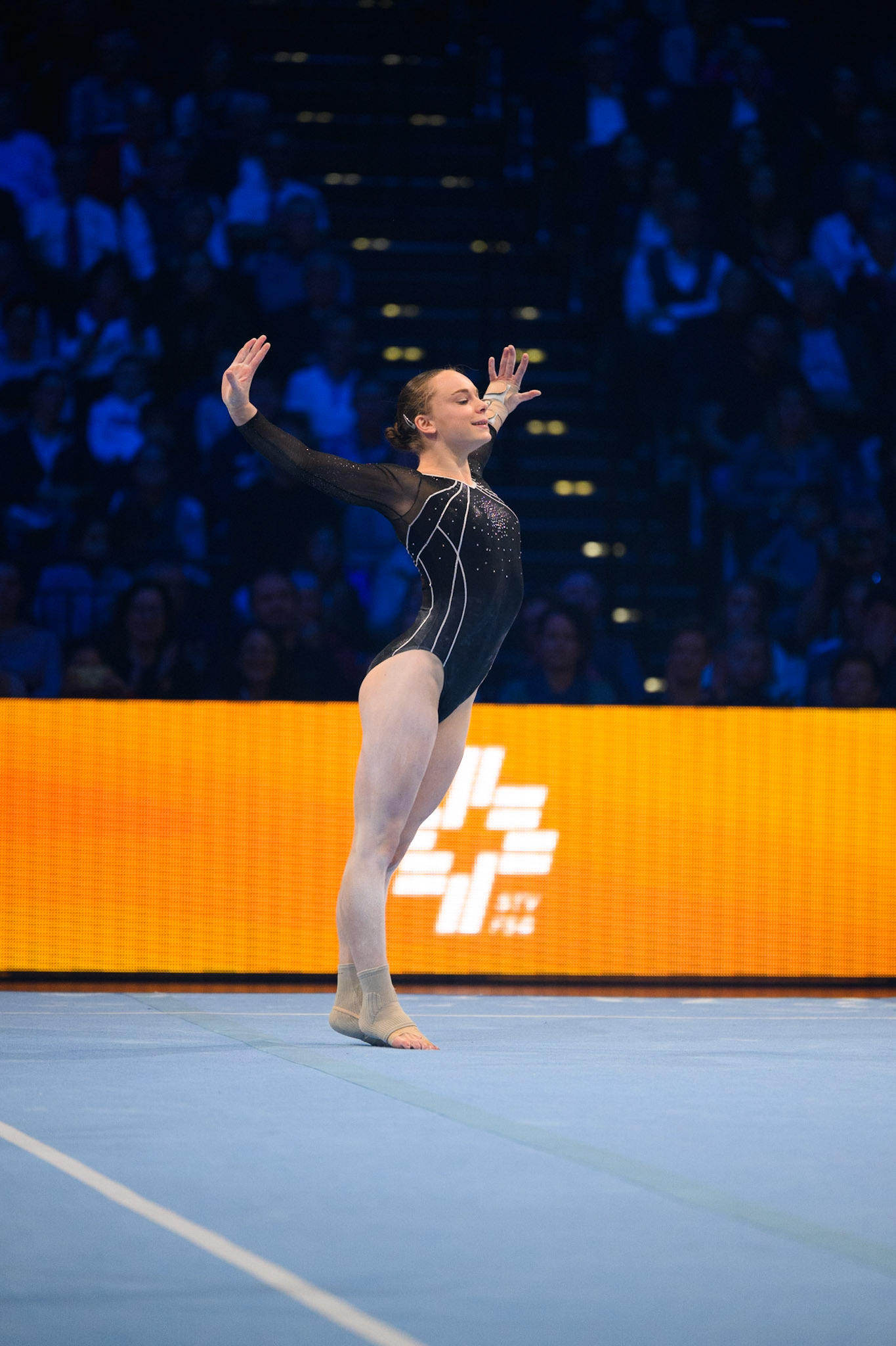 Swiss Cup Zurich 2022, Final, Floor ExerciseDepicted: Laura CasabuenaPhoto taken in Zurich, SUI on 2022-11-27Photo credits should read: Norman Seibert, CC BY-SA 4.0NIKON Z 9, NIKKOR Z 70-200mm f/2.8 VR S¹⁄₁₆₀₀ Sek. bei ƒ / 2,8File: DSC_2711.NEF