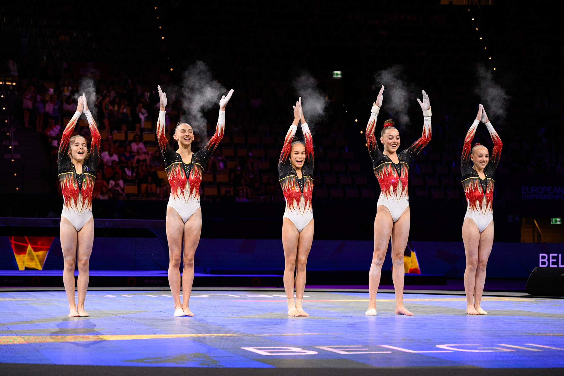 European Championships 2022, All-around Competition, Presentation of AthletesDepicted: Naomi Descamps, Hanne Degryse, Aberdeen O'Driscoll, Yelena Devreker, Eva BruynseelsPhoto taken in Munich, DEU on 2022-08-12Photo credits should read: Norman Seibert, CC BY-SA 4.0NIKON Z 9, NIKKOR Z 24-70mm f/2.8 S¹⁄₁₆₀₀ Sek. bei ƒ / 2,8File: DSC_2695.NEF