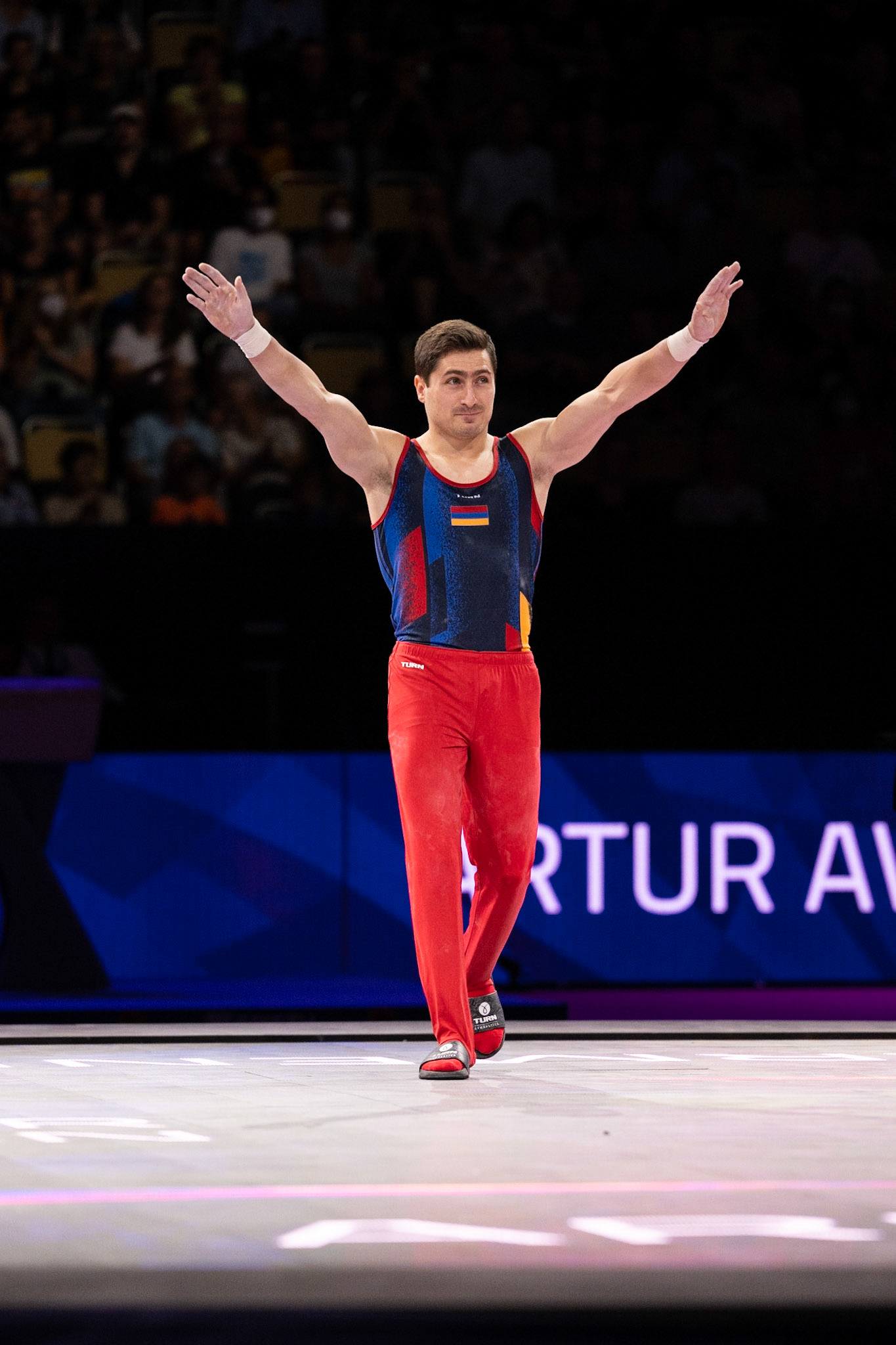 European Championships 2022, Apparatus Final, Presentation of AthletesDepicted: Artur AvetisyanPhoto taken in Munich, DEU on 2022-08-21Photo credits should read: Norman Seibert, CC BY-SA 4.0NIKON Z 9, NIKKOR Z 70-200mm f/2.8 VR S¹⁄₈₀₀ Sek. bei ƒ / 4,0File: DSC_2078.NEF