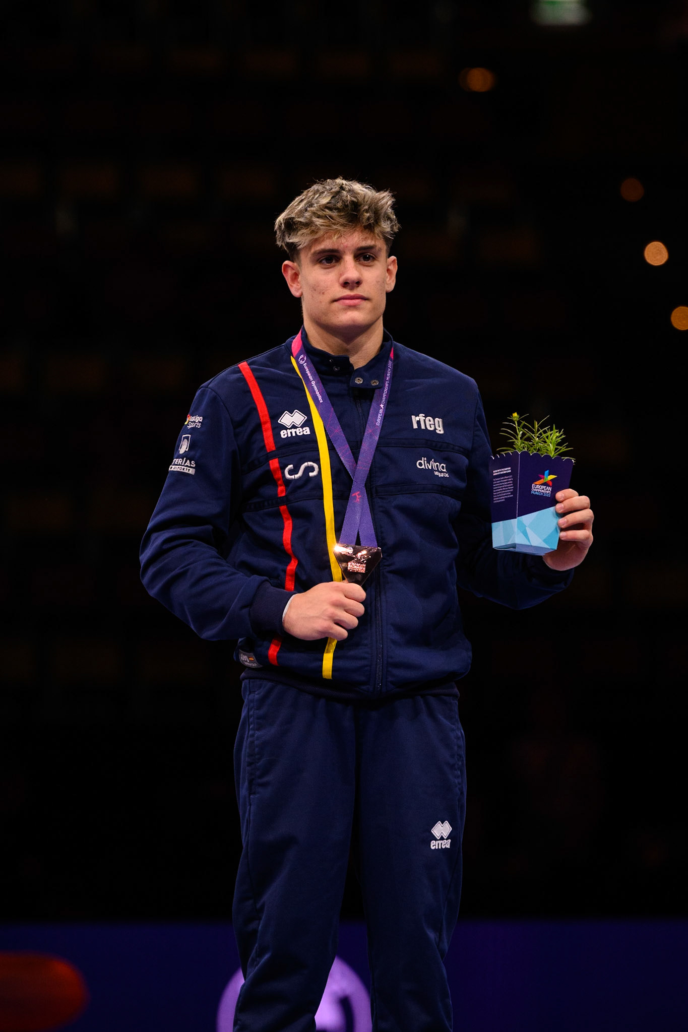 European Championships 2022, Apparatus Final, Victory CeremonyDepicted: Daniel Caro CarrionPhoto taken in Munich, DEU on 2022-08-21Photo credits should read: Norman Seibert, CC BY-SA 4.0NIKON Z 9, NIKKOR Z 70-200mm f/2.8 VR S¹⁄₈₀₀ Sek. bei ƒ / 4,0File: DSC_7190 2.NEF