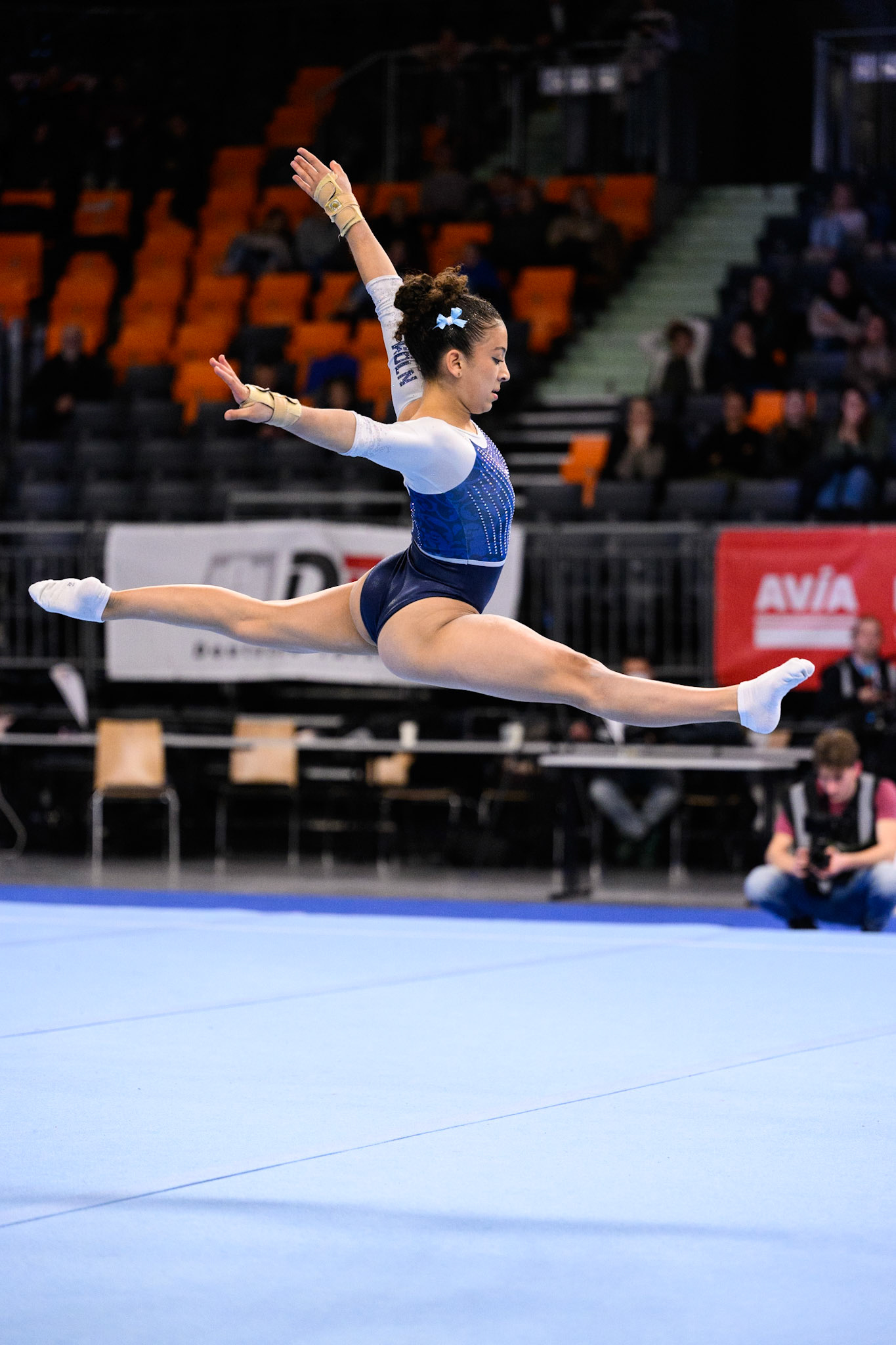 1. Bundesliga Kunstturnen: Finale Frauen, Competition, Floor ExerciseDepicted: Salina BousmayoPhoto taken in Neu-Ulm, DEU on 2022-12-3Photo credits should read: Norman Seibert, CC BY-SA 4.0NIKON Z 9, NIKKOR Z 70-200mm f/2.8 VR S¹⁄₁₂₅₀ Sek. bei ƒ / 2,8File: DSC_0256.NEF